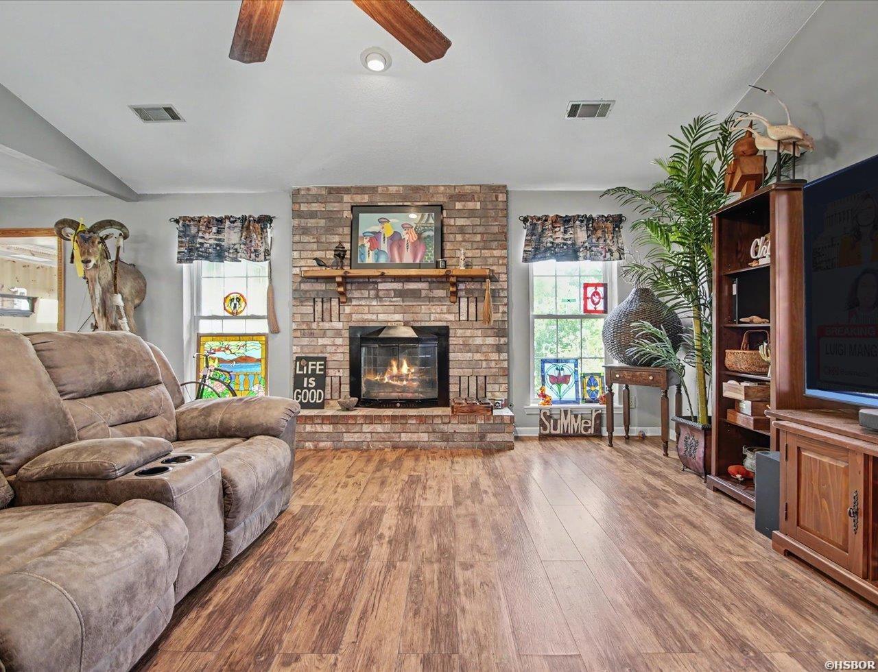117 Gregory Cove Property Photo 4
