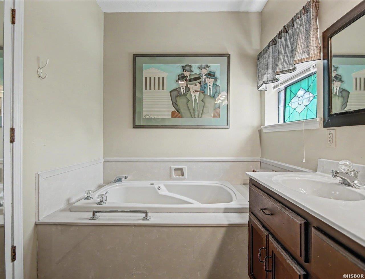 117 Gregory Cove Property Photo 18