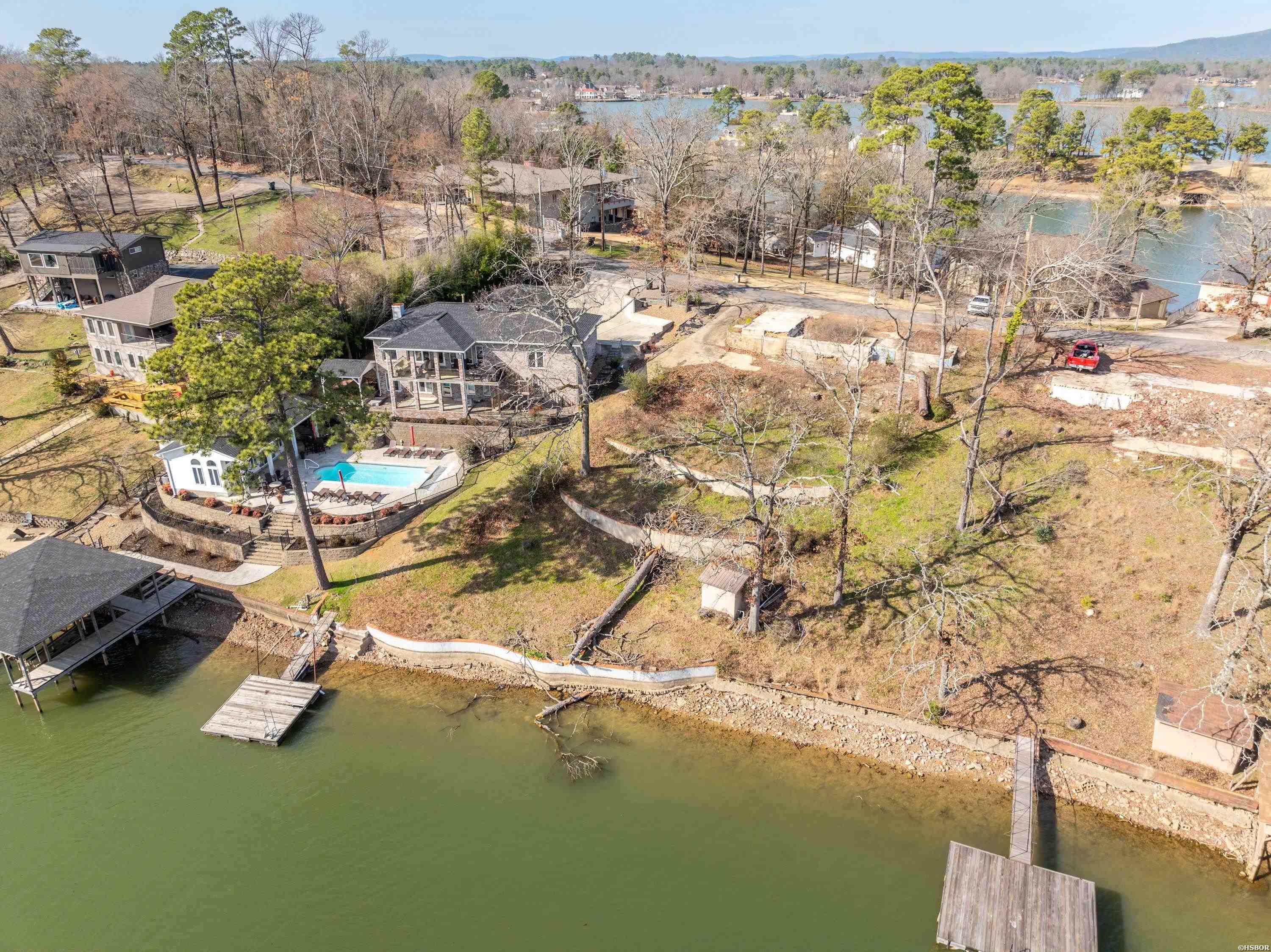 218 Wilson Point Property Photo 4
