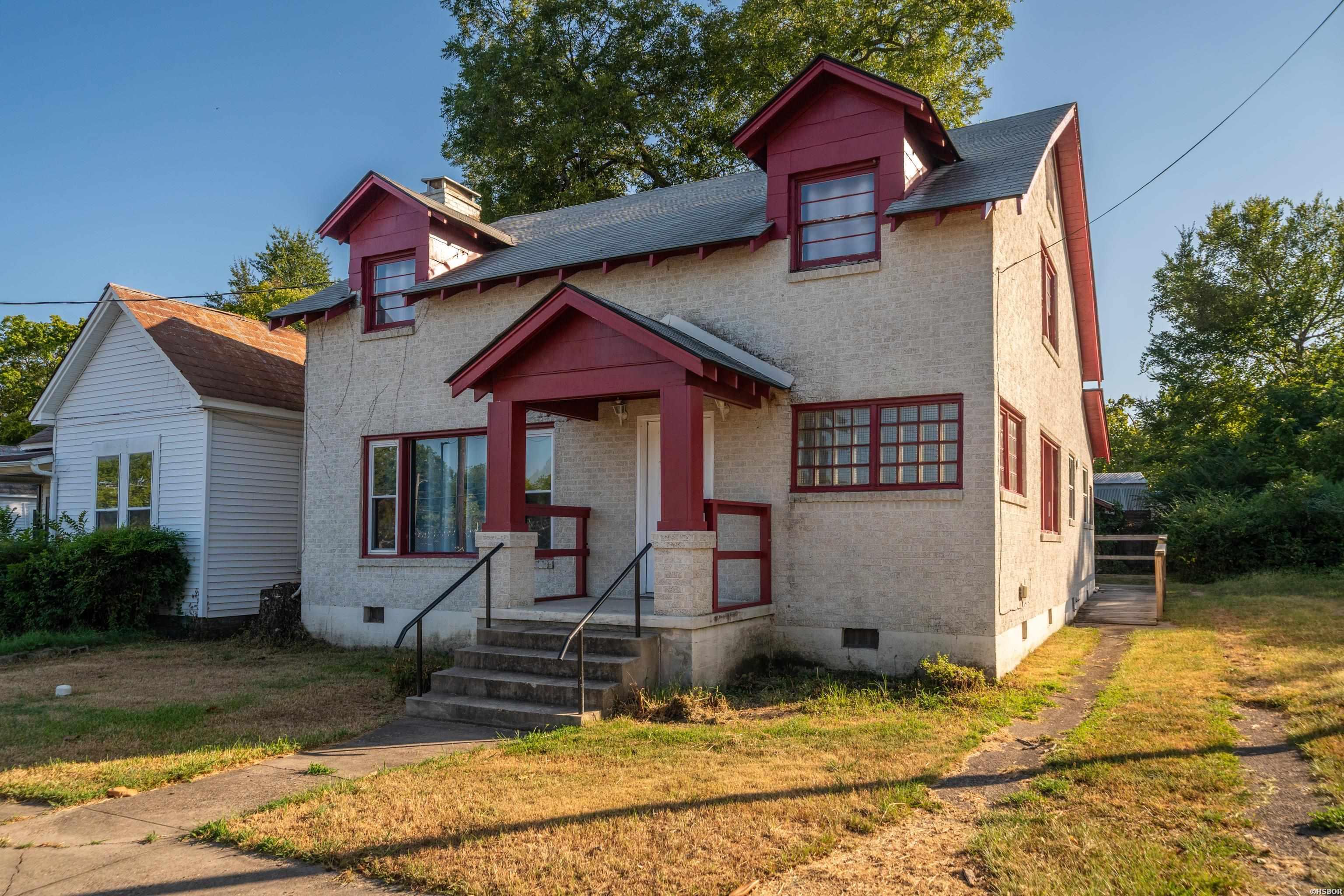 221 Hazel Street Property Photo 1