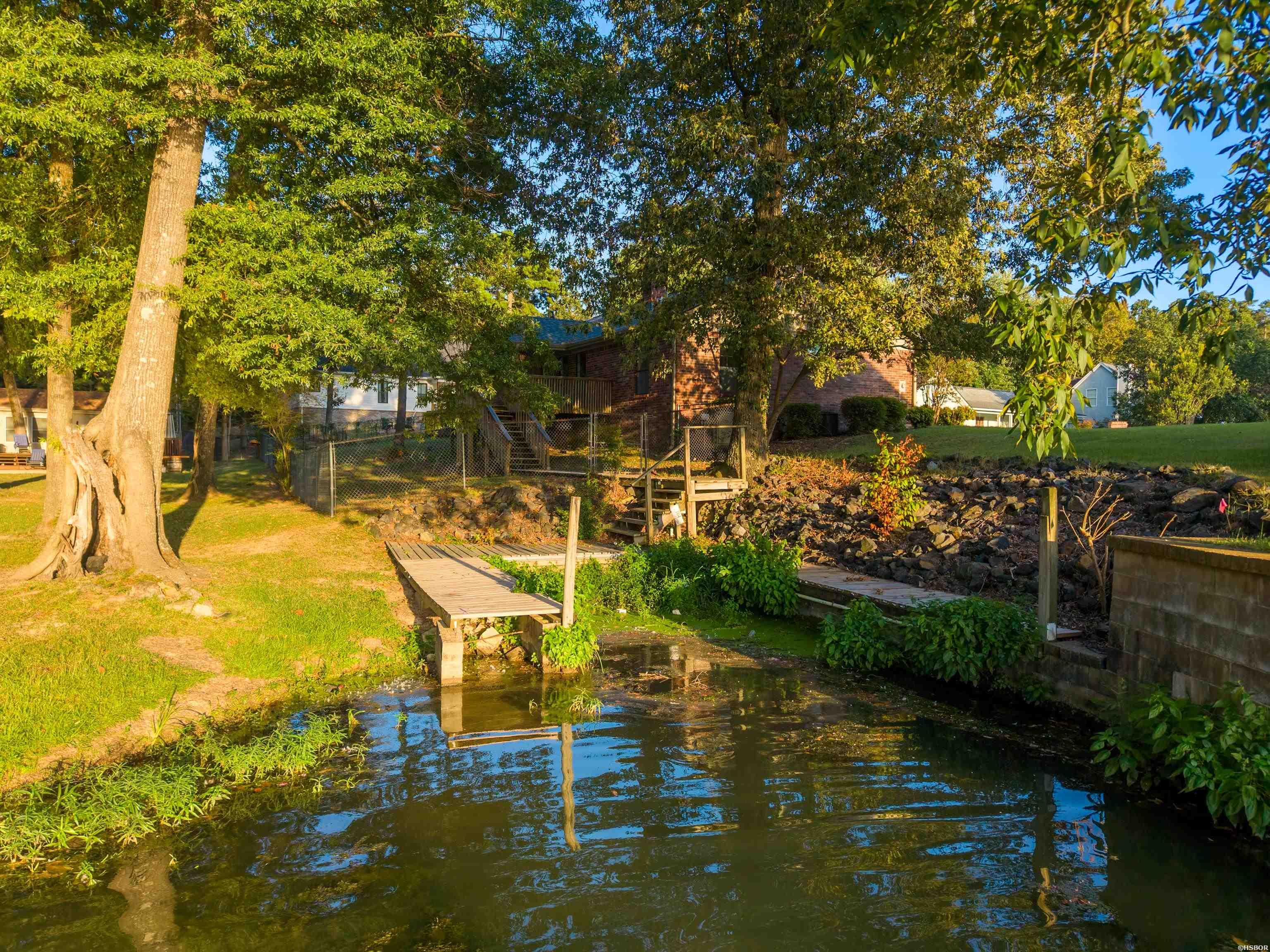 104 Waters Edge Cove Property Photo 10