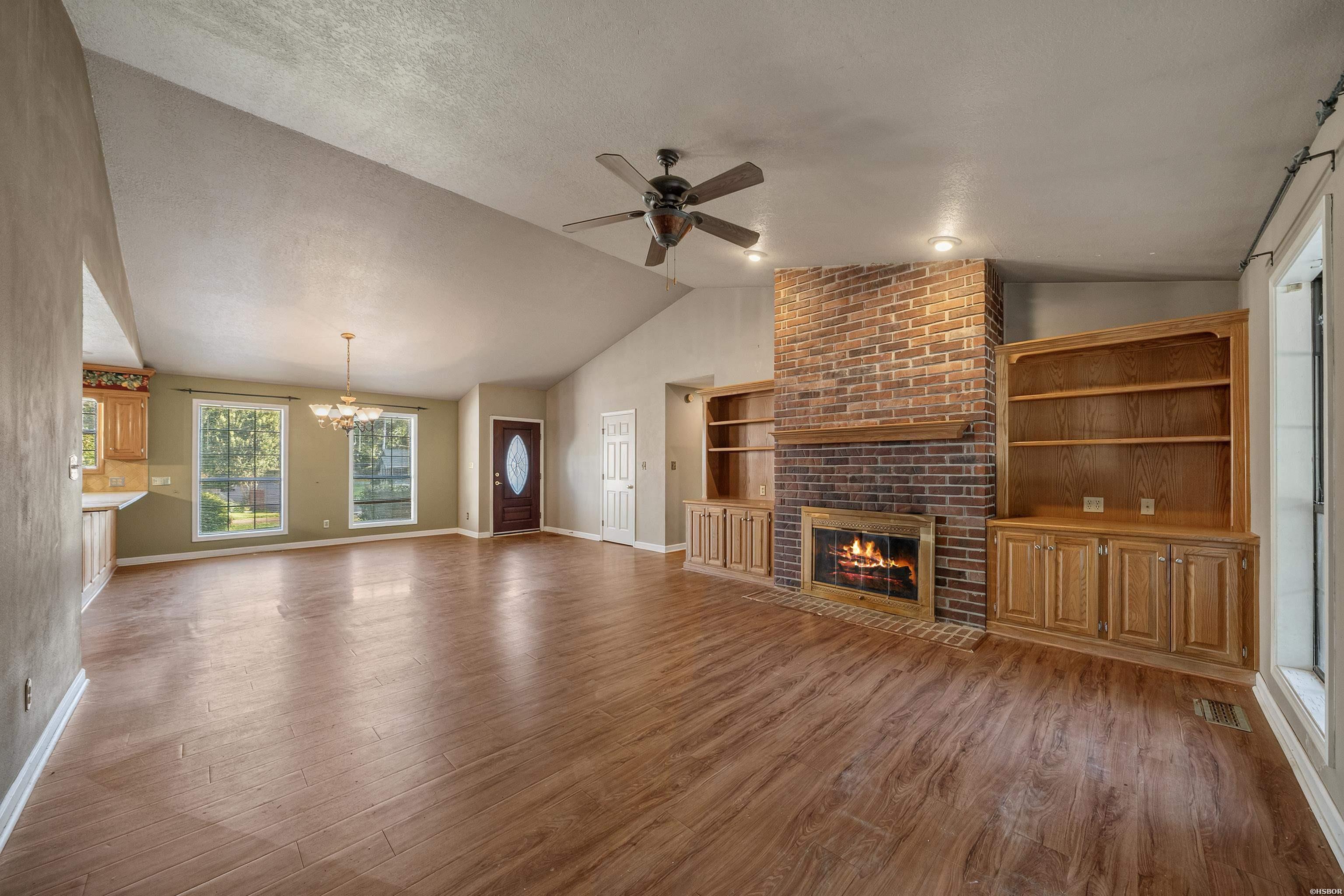 104 Waters Edge Cove Property Photo 14