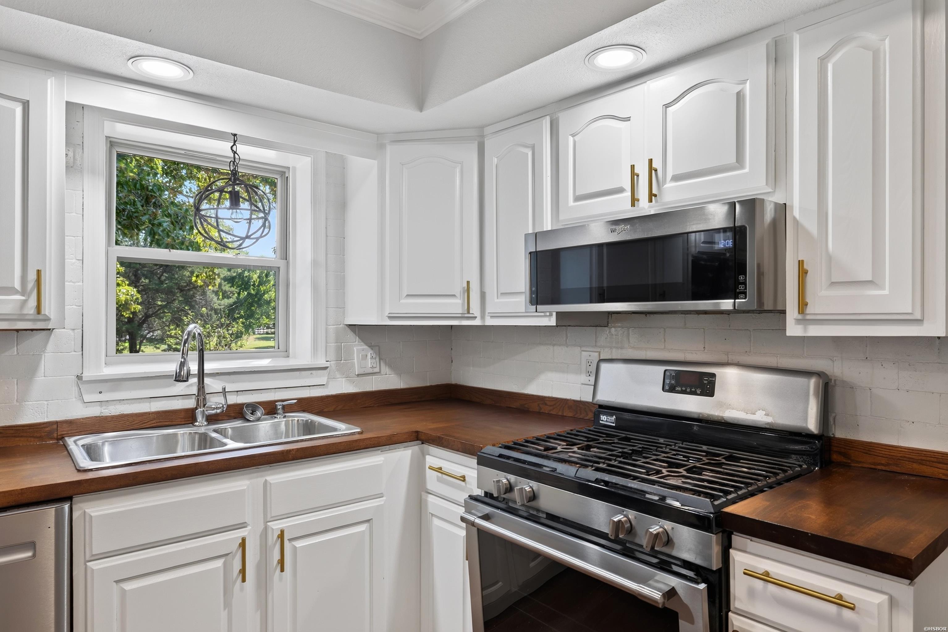 2741 Airport Property Photo 5