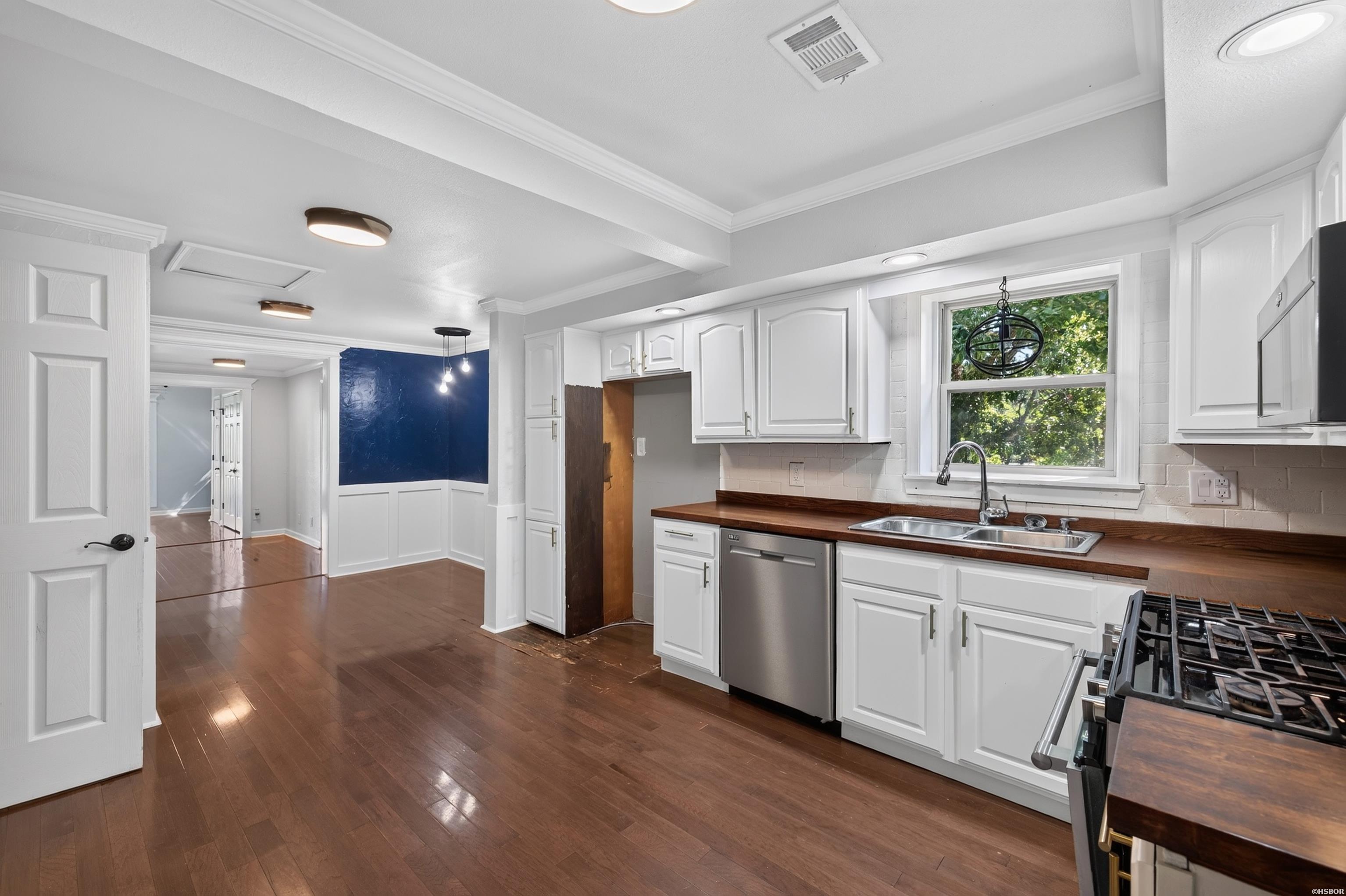 2741 Airport Property Photo 6
