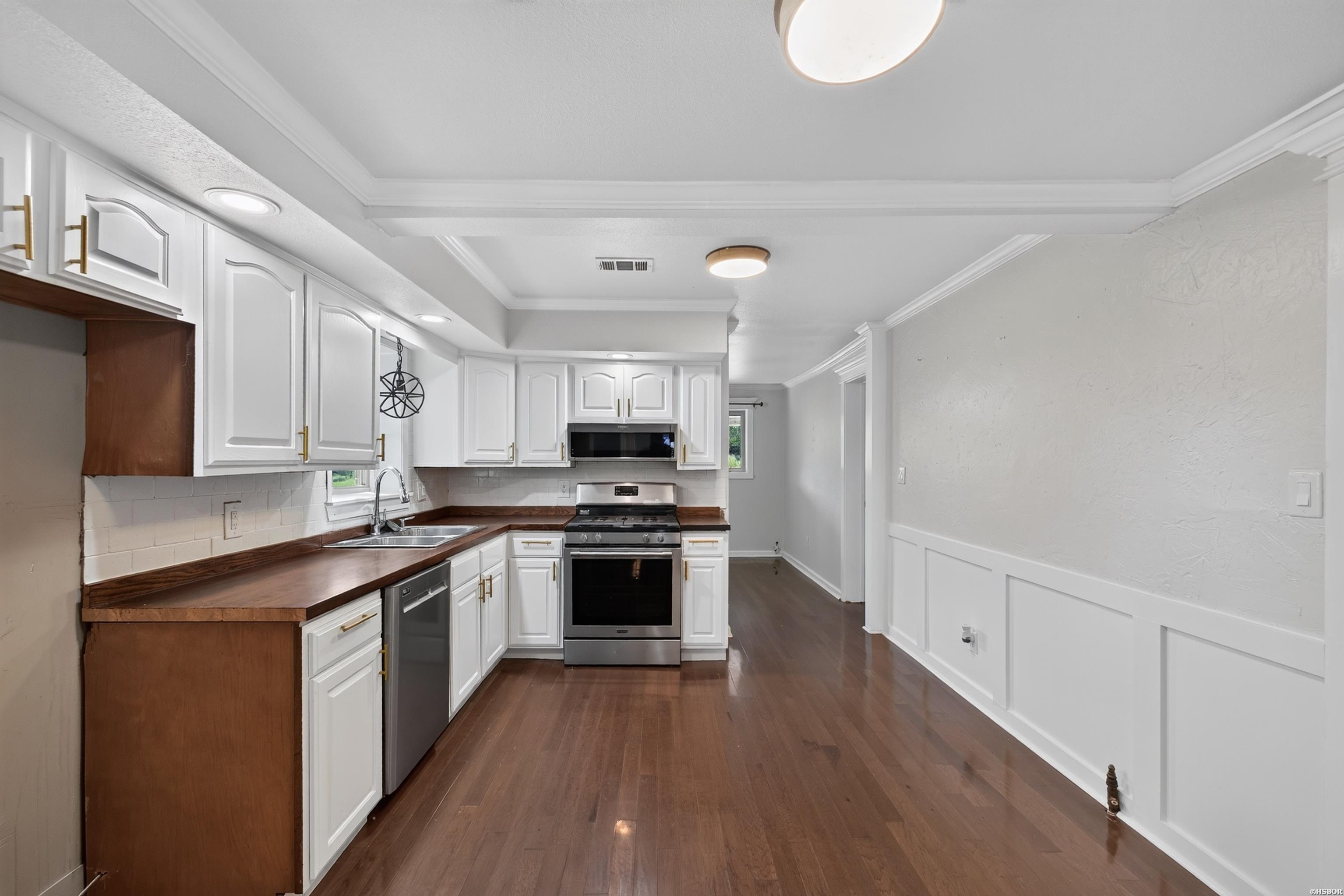 2741 Airport Property Photo 8