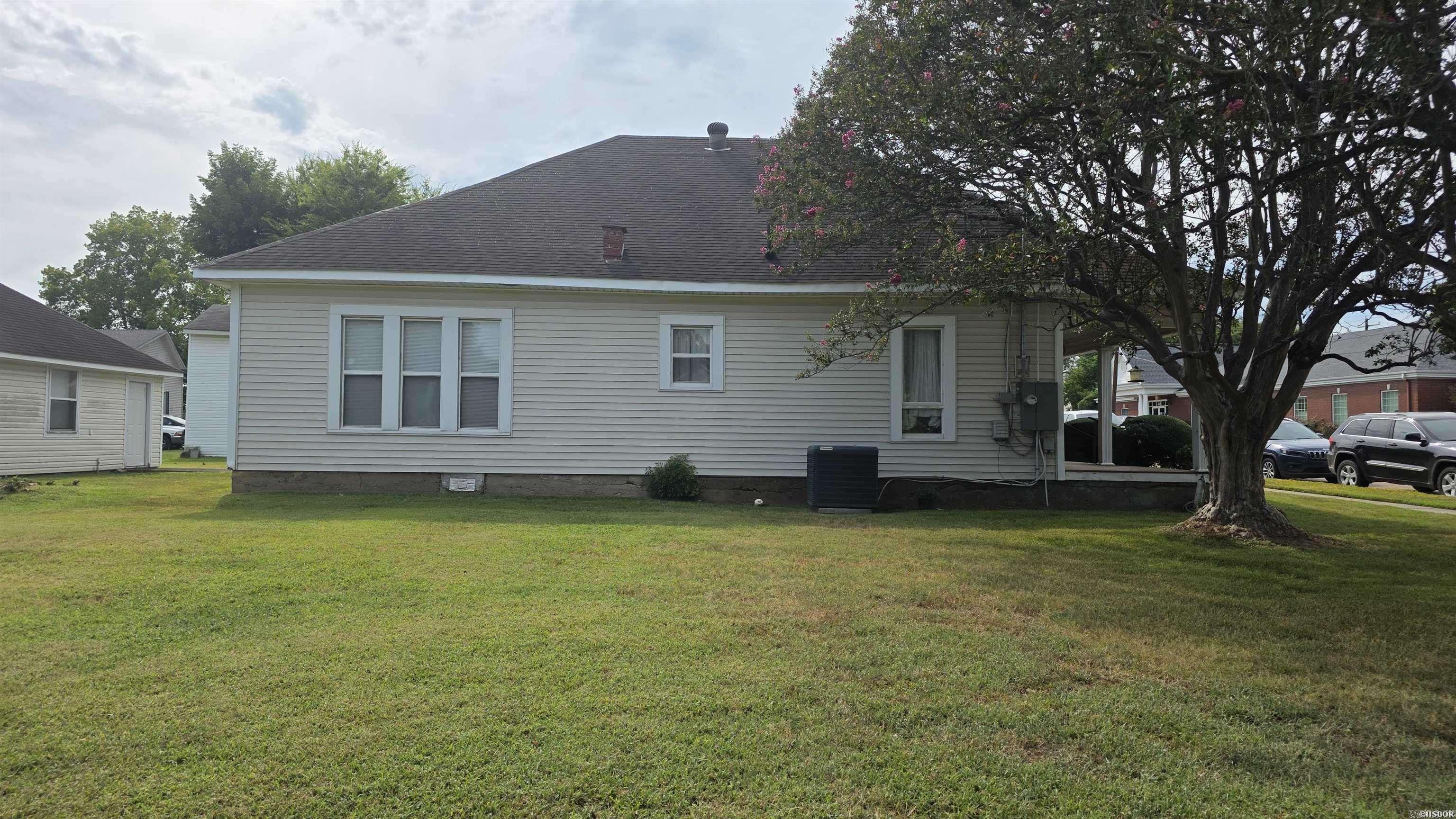 303 & 309 Main Street Property Photo 21