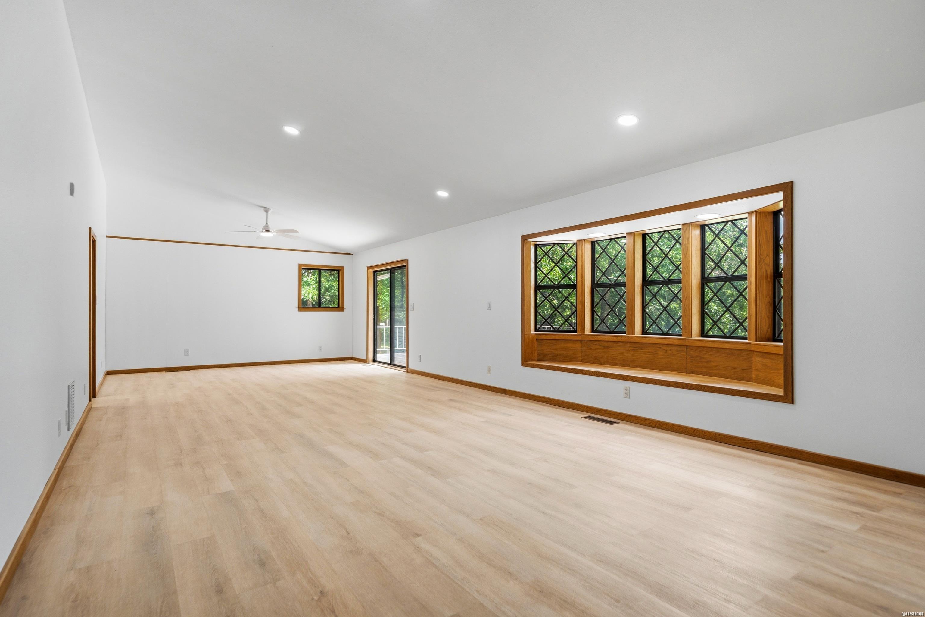 208 Southshore Drive Property Photo 11