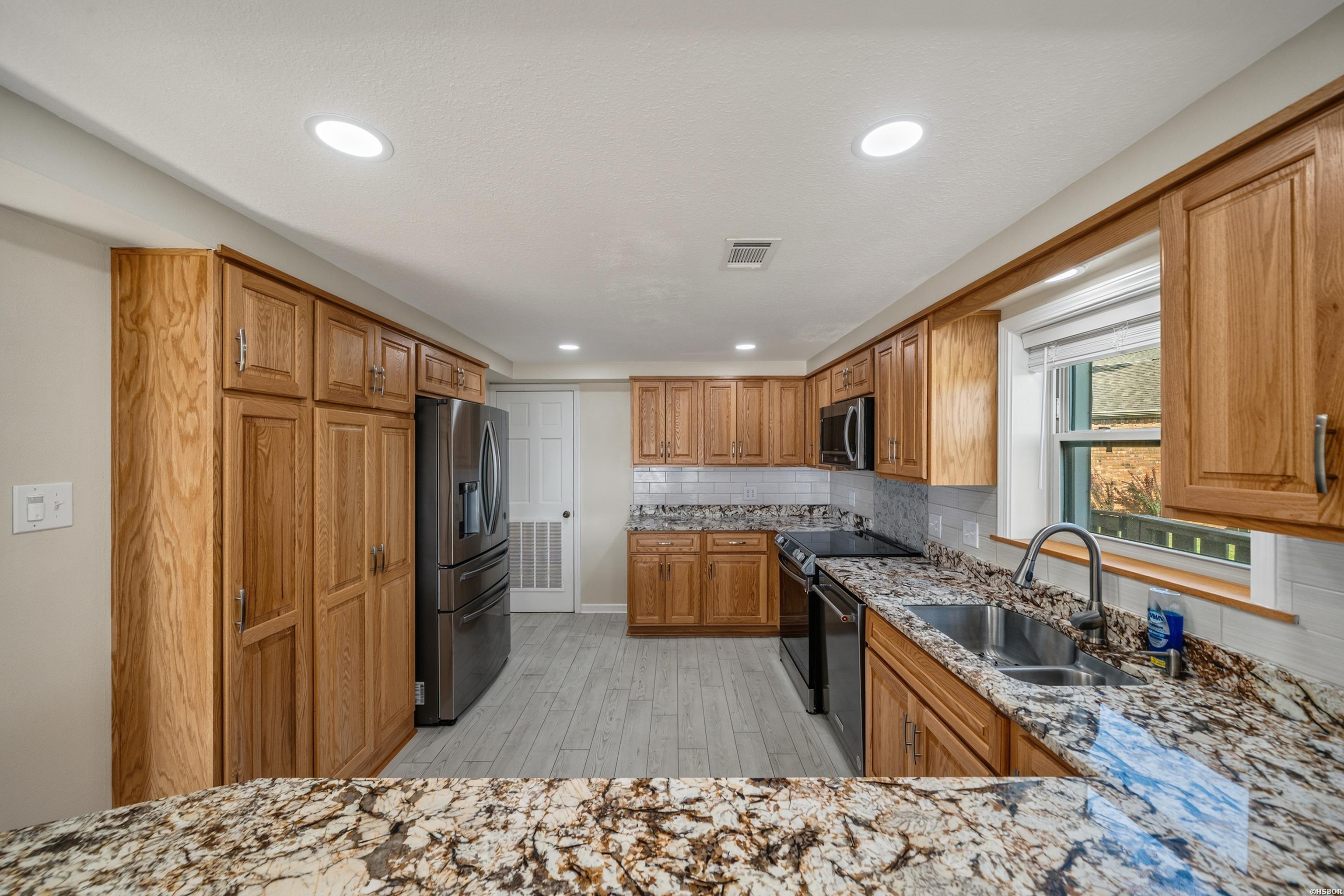 1201 Lakeshore Drive Property Photo 19