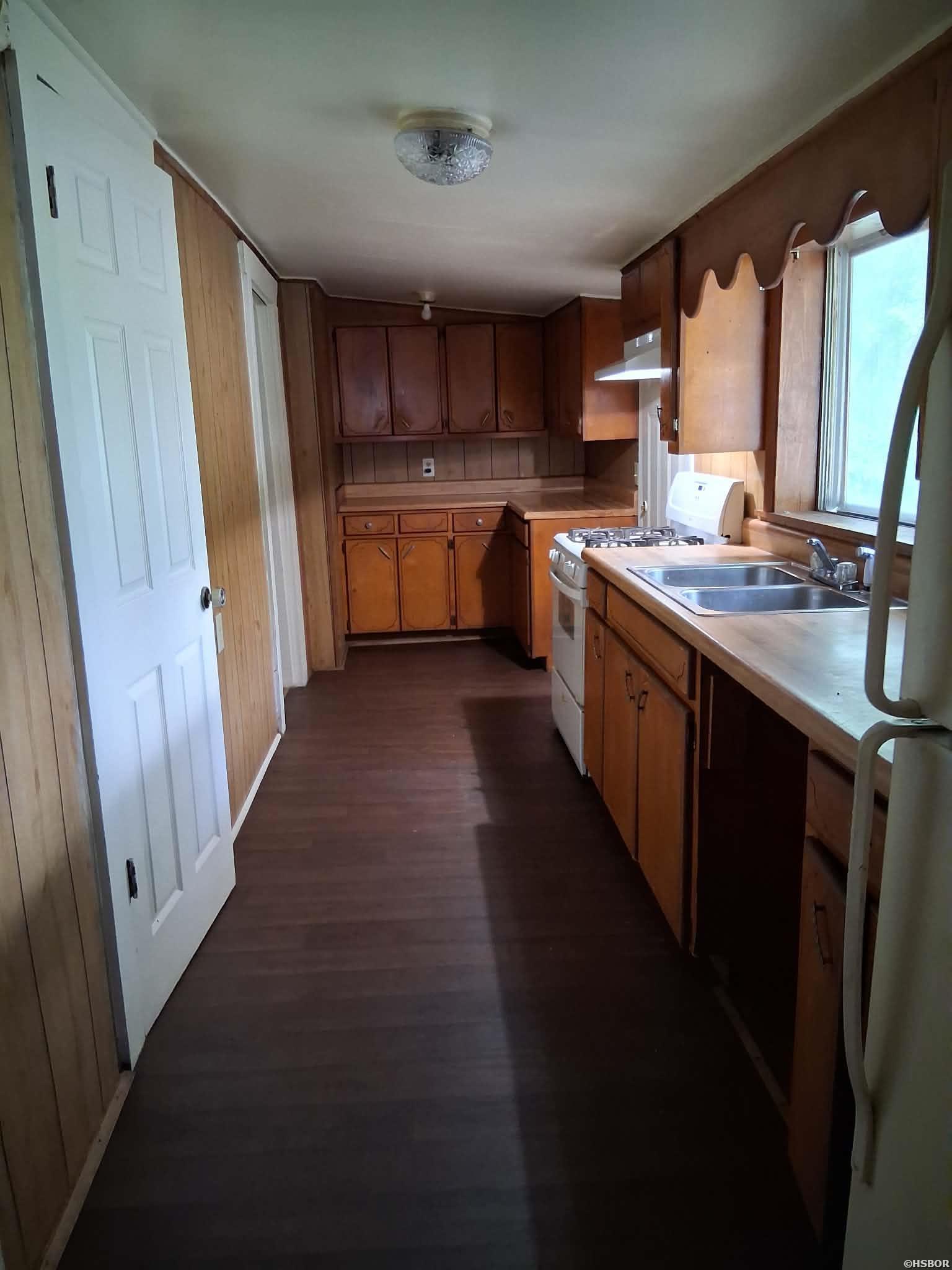 200 Portland Street Property Photo 10
