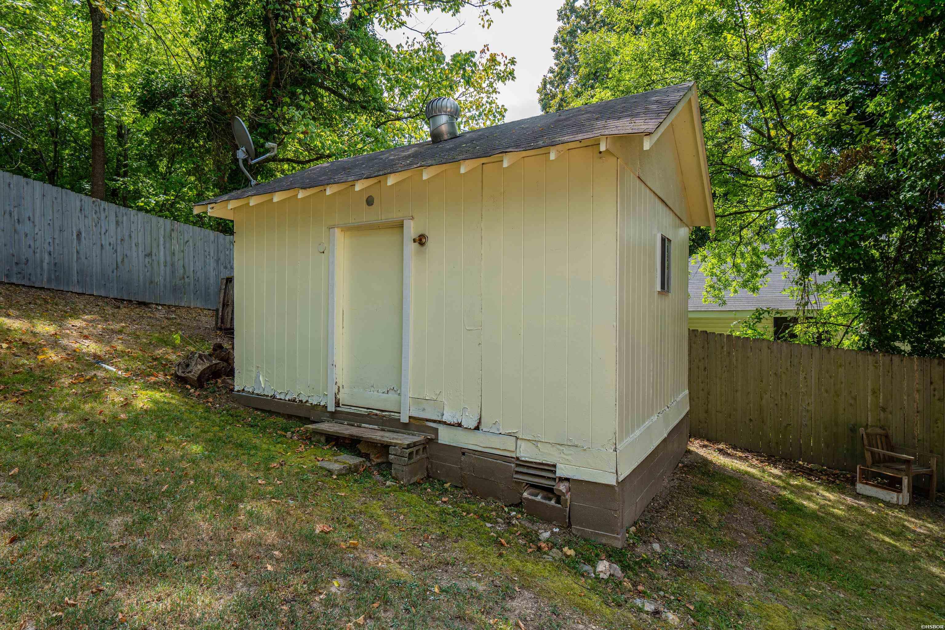 402 Pullman Avenue Property Photo 37