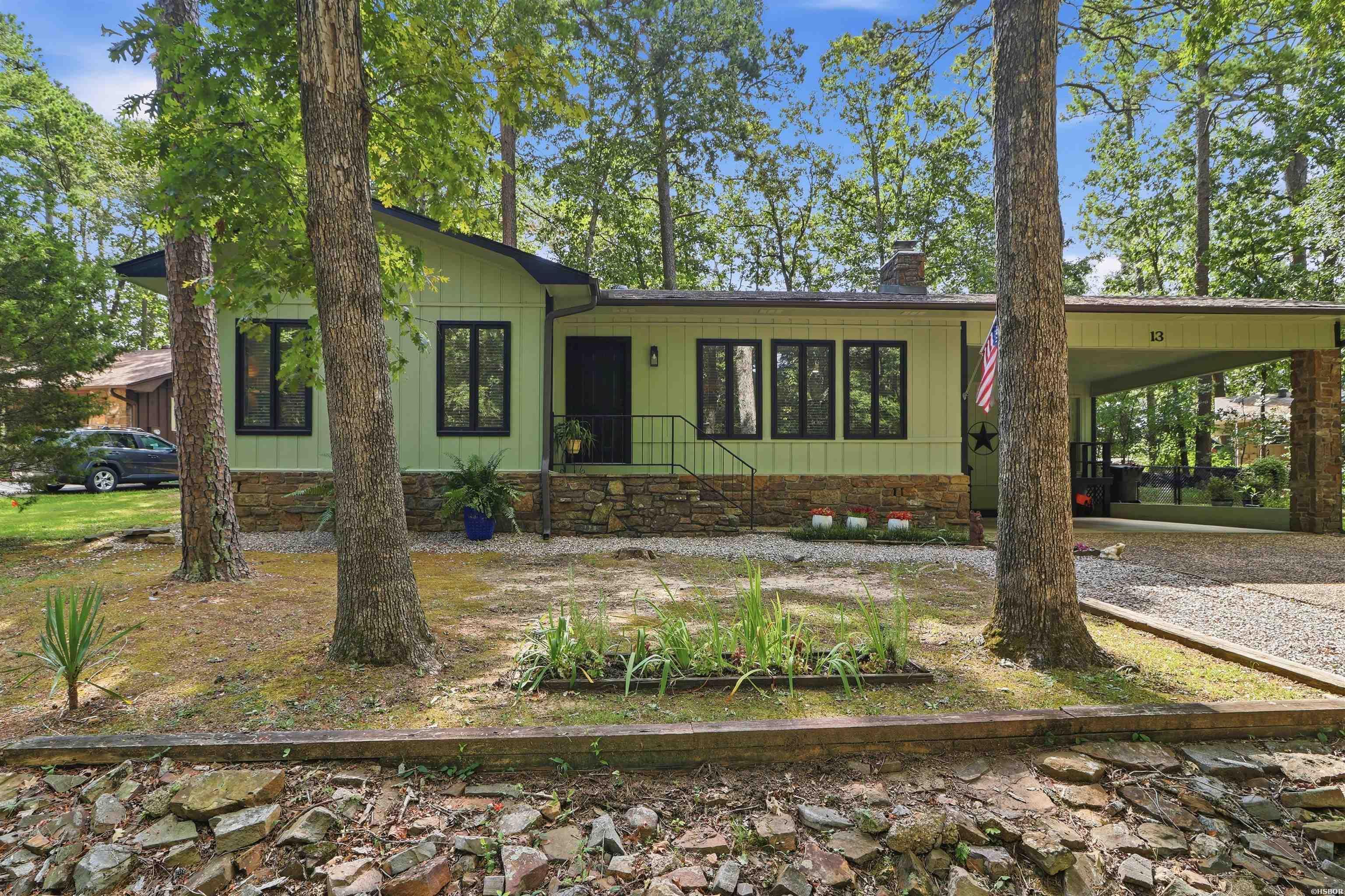 13 PEGO Circle Property Photo 1