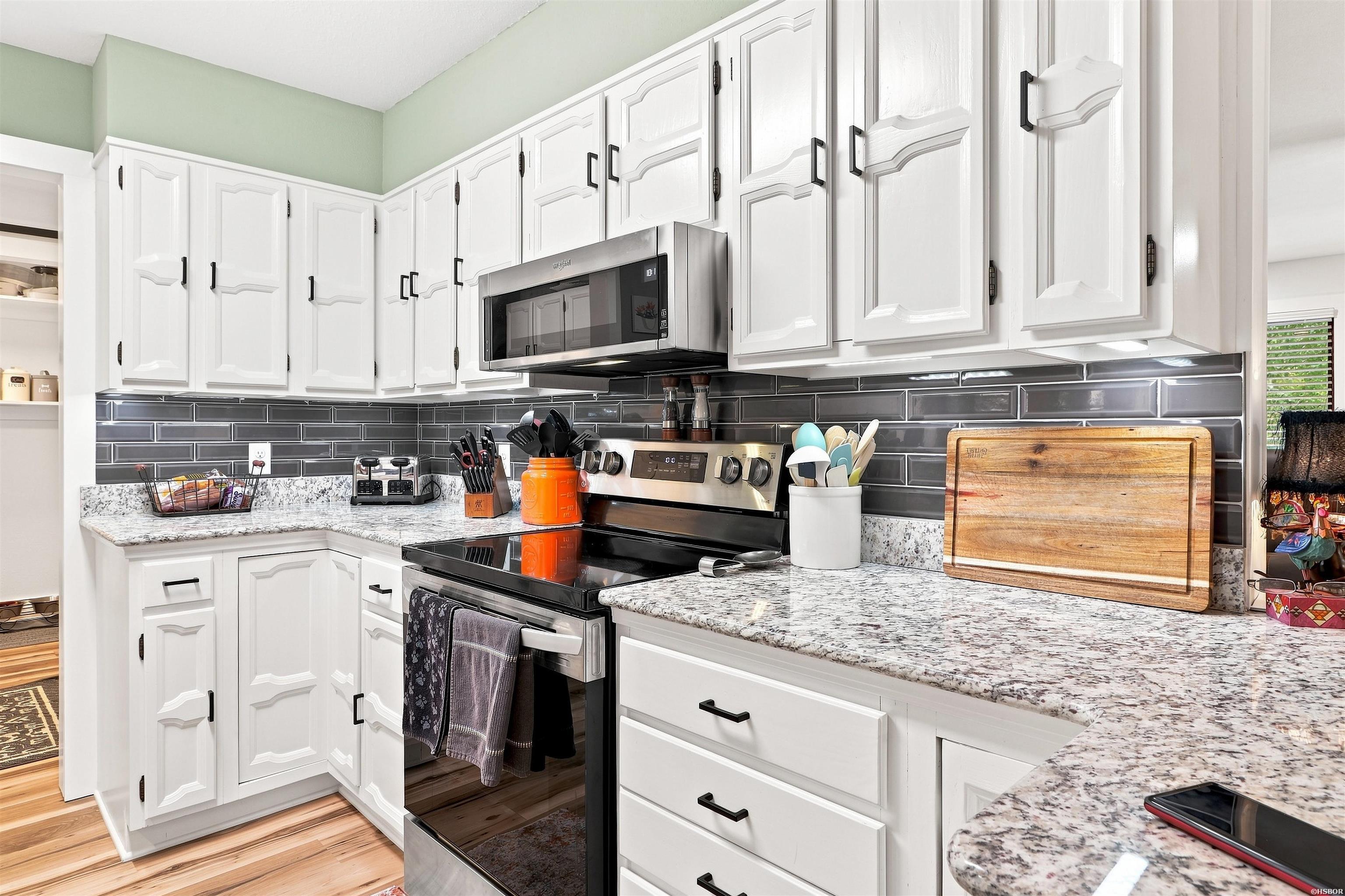 13 Pego Circle Property Photo 4