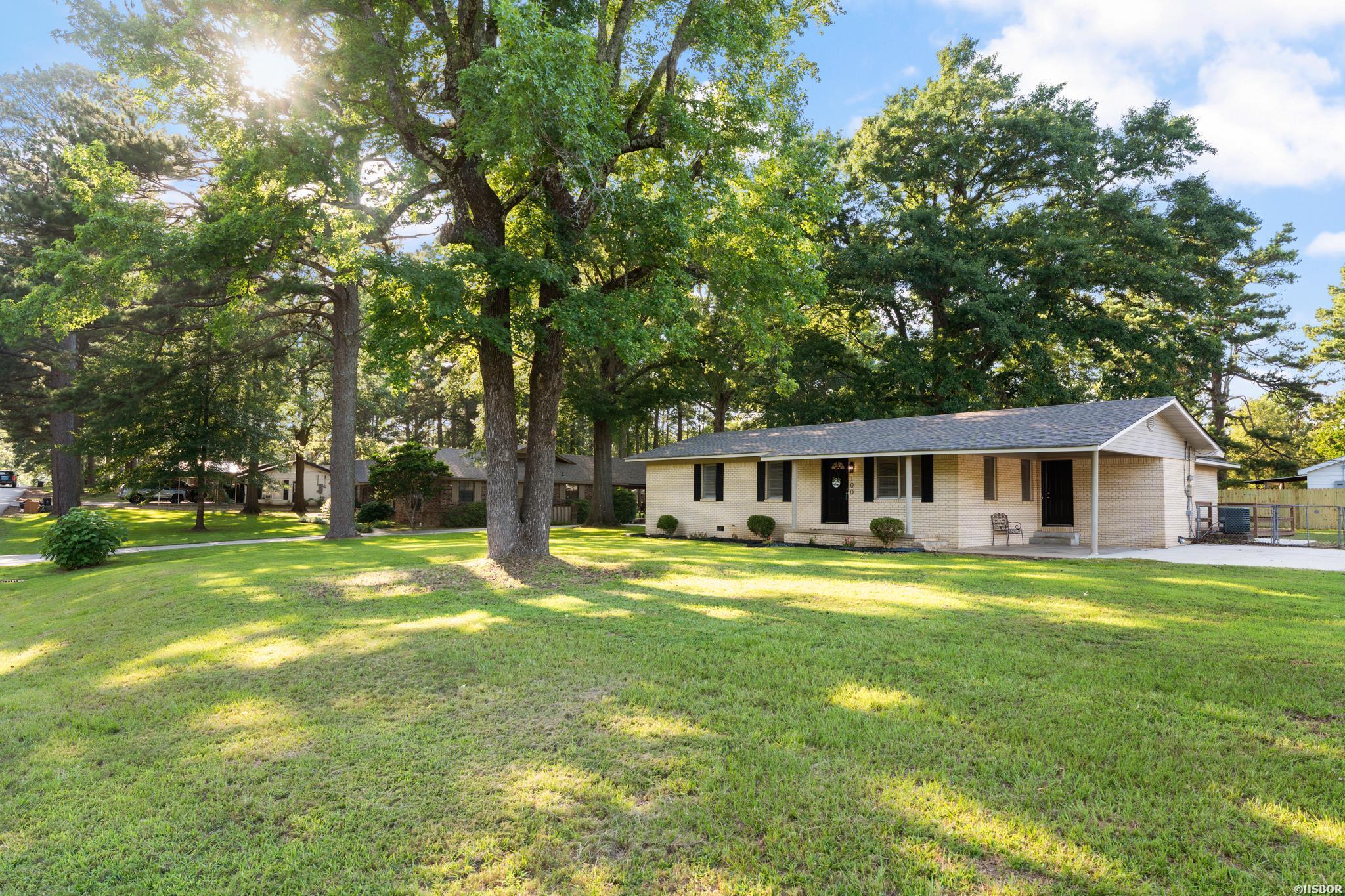 100 W Sunset Drive Property Photo 3