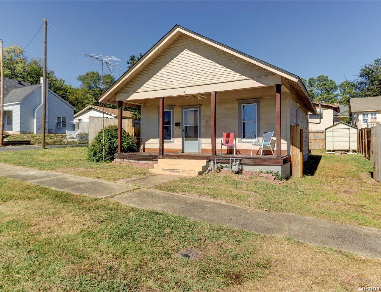 828 Rector Property Photo 1
