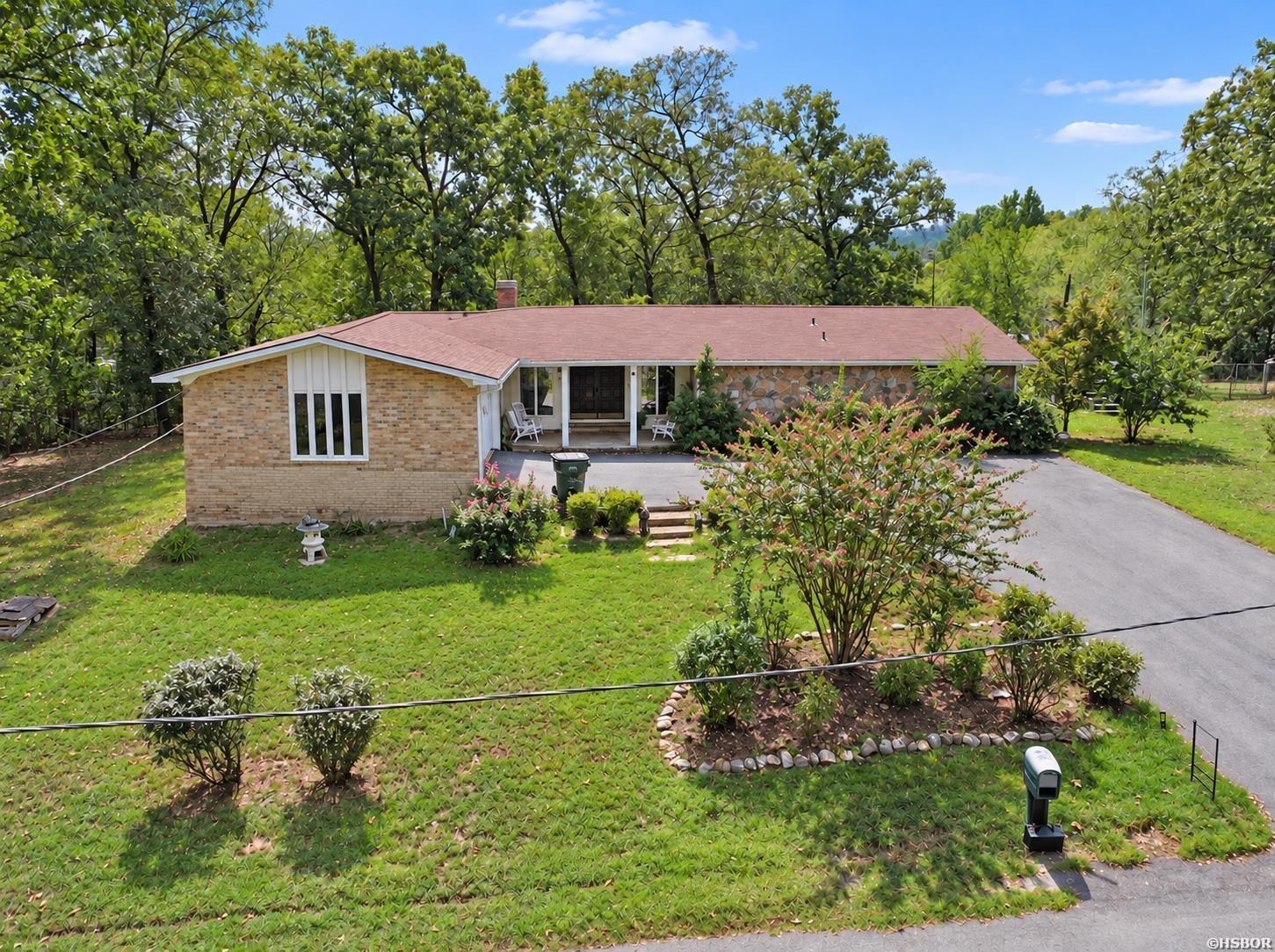 186 Echo Point Property Photo 49