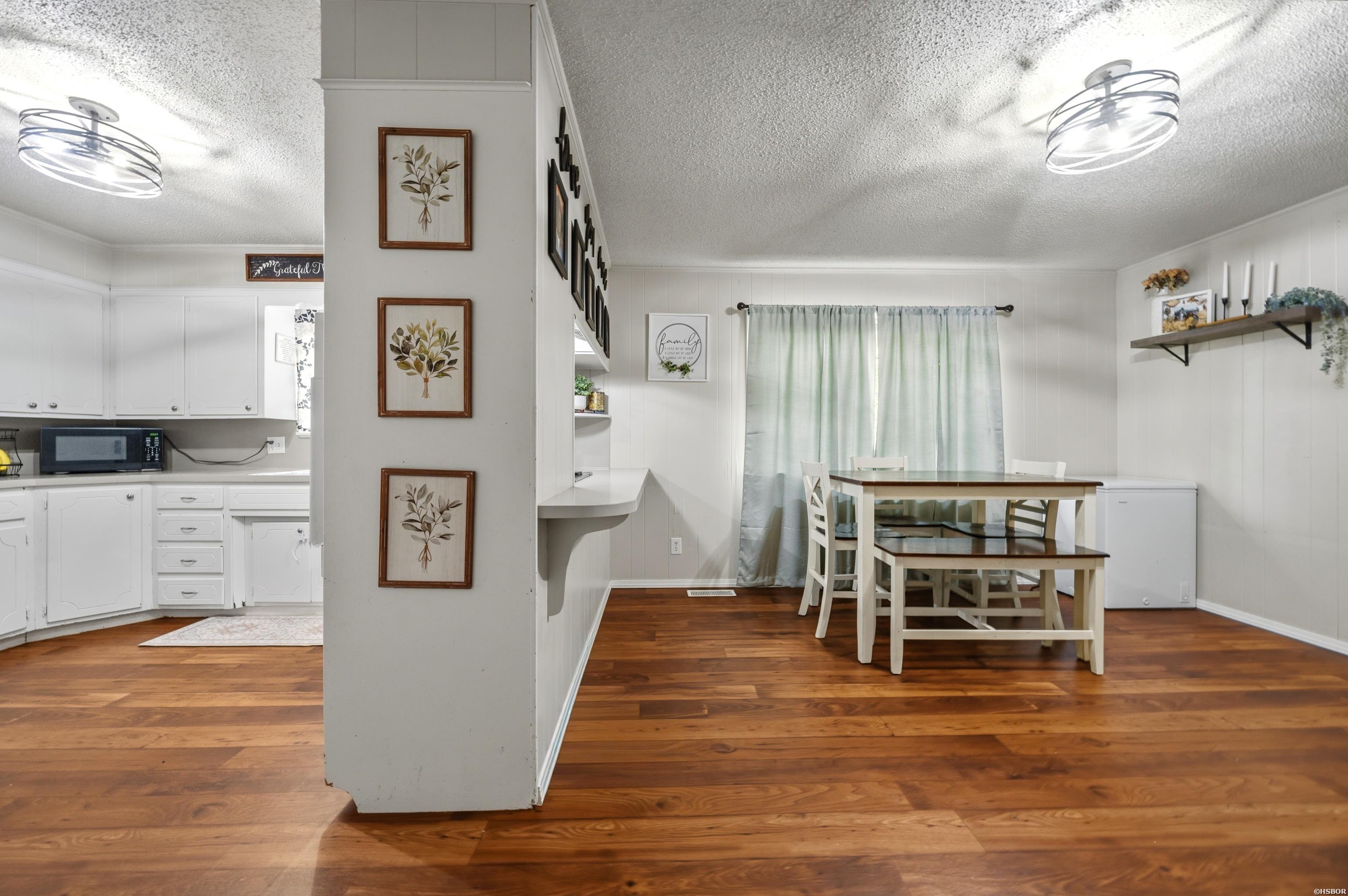 104 Clyde Property Photo 7