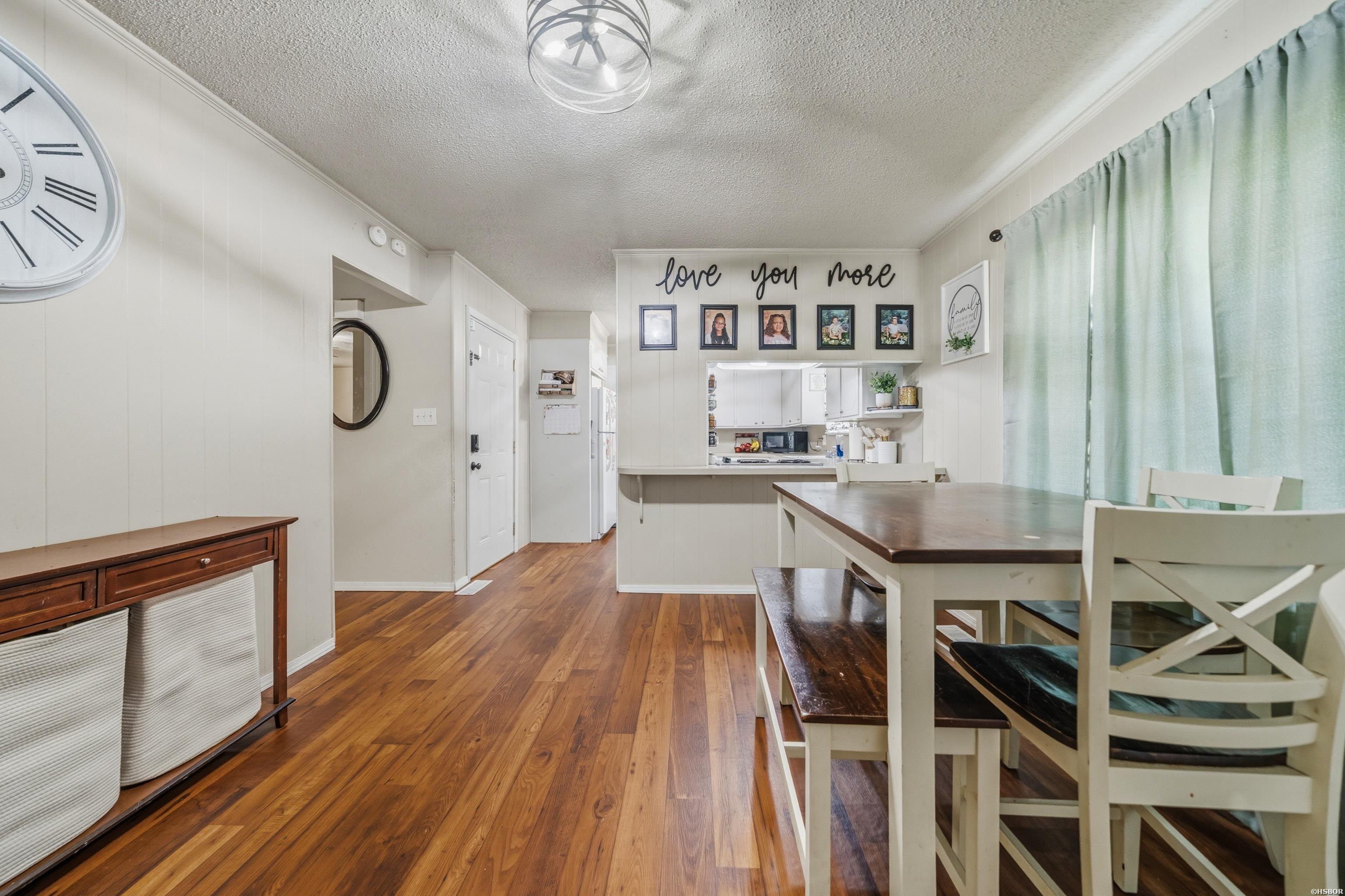 104 Clyde Property Photo 9