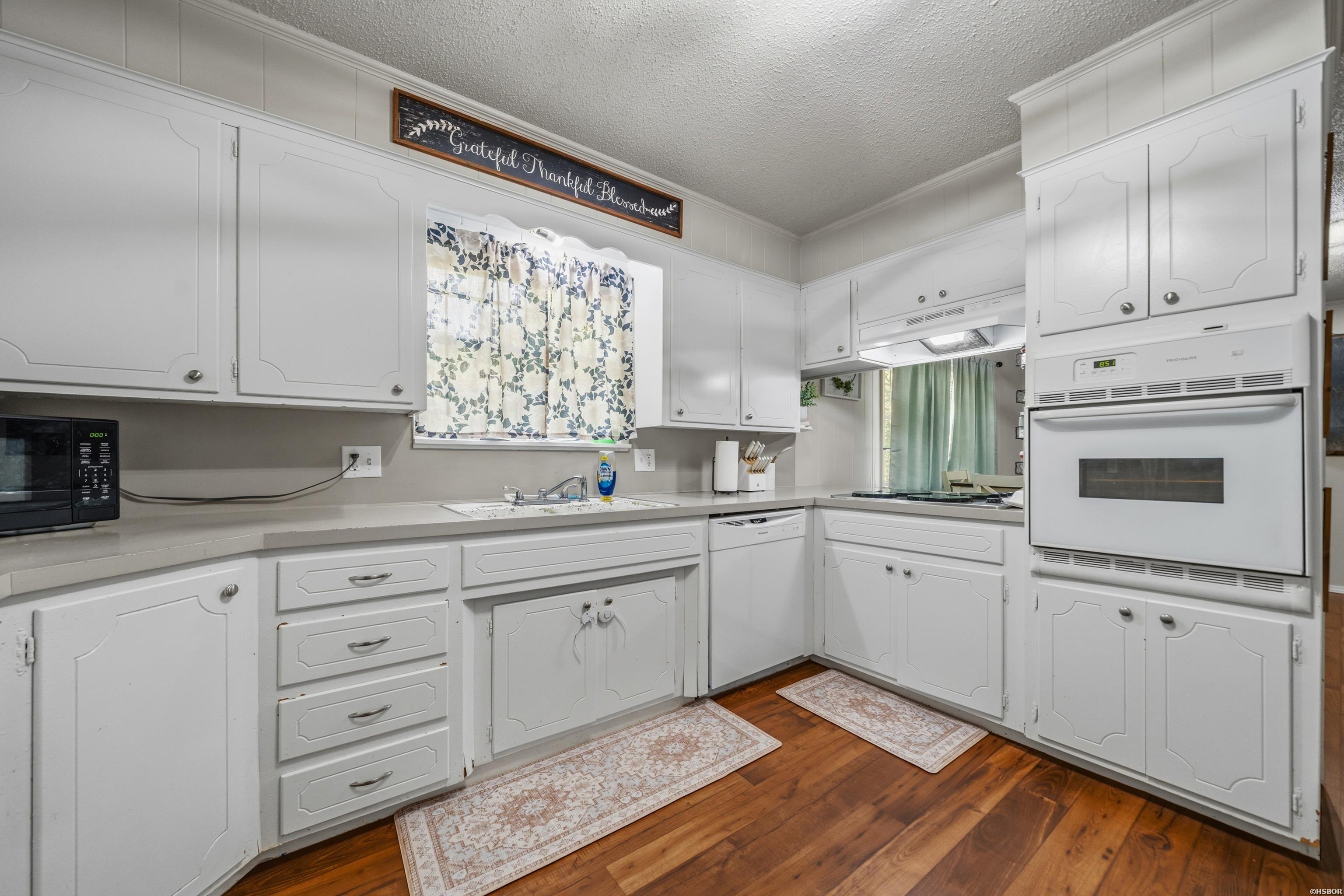 104 Clyde Property Photo 13