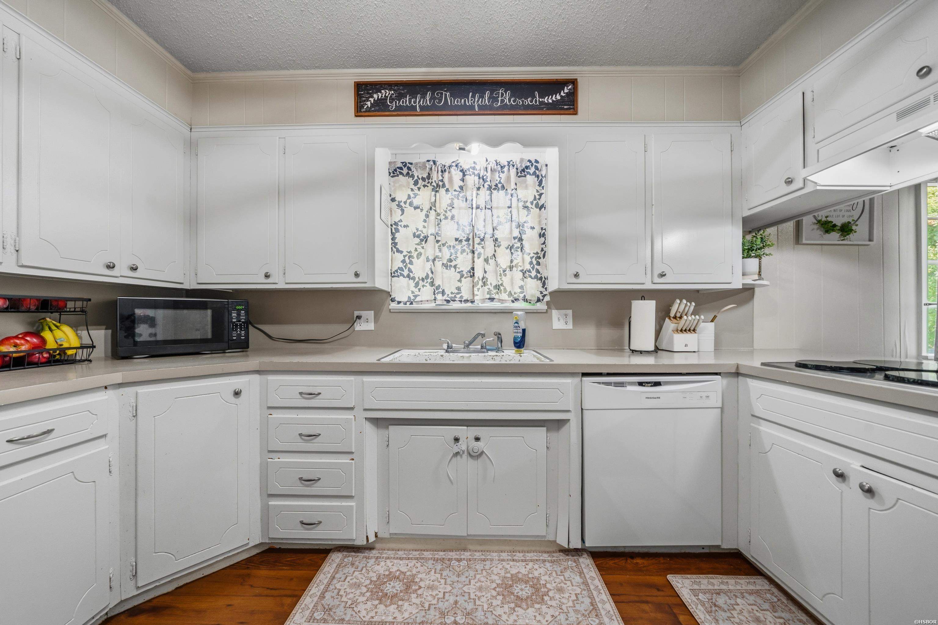 104 Clyde Property Photo 14