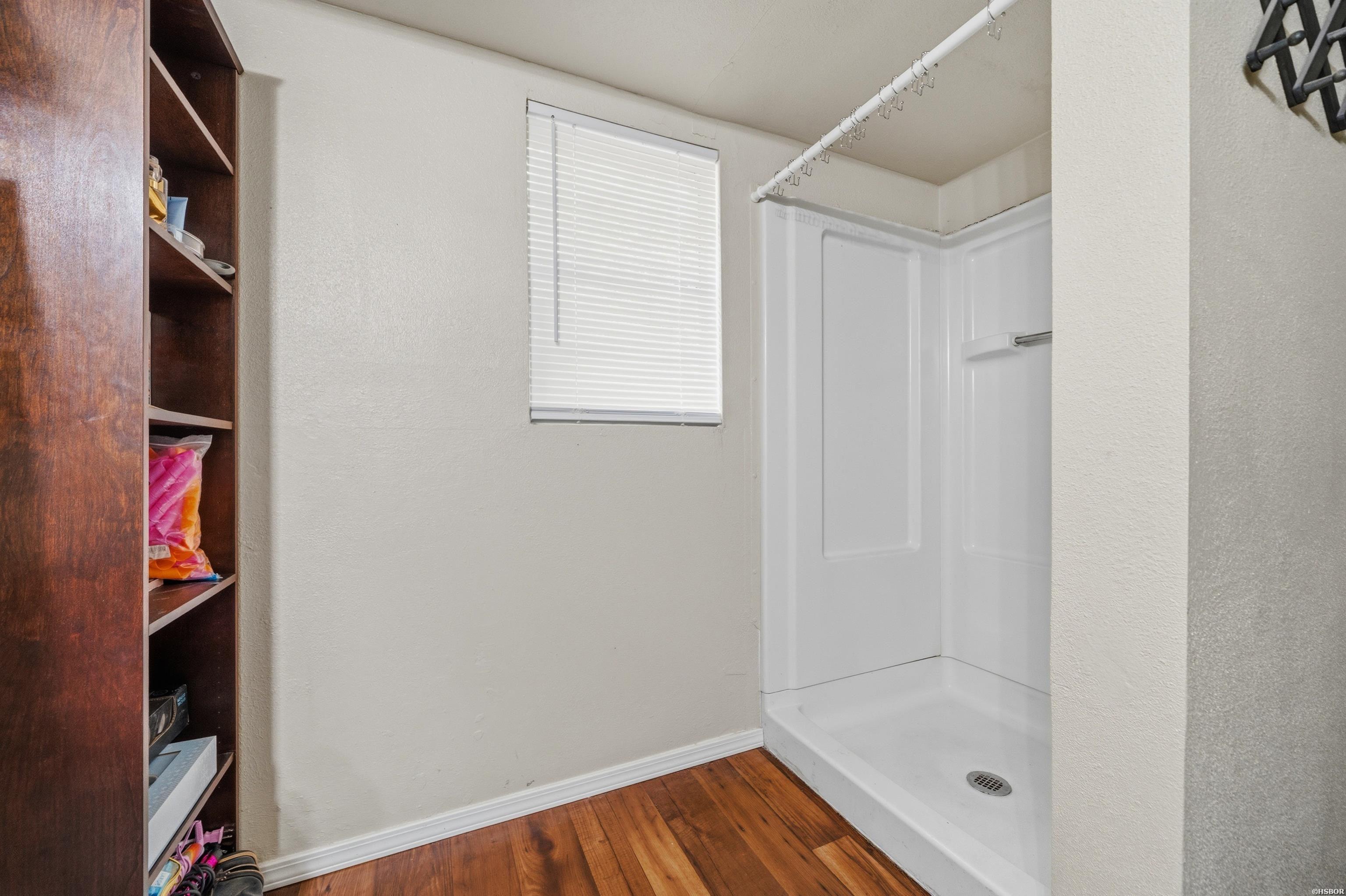 104 Clyde Property Photo 24