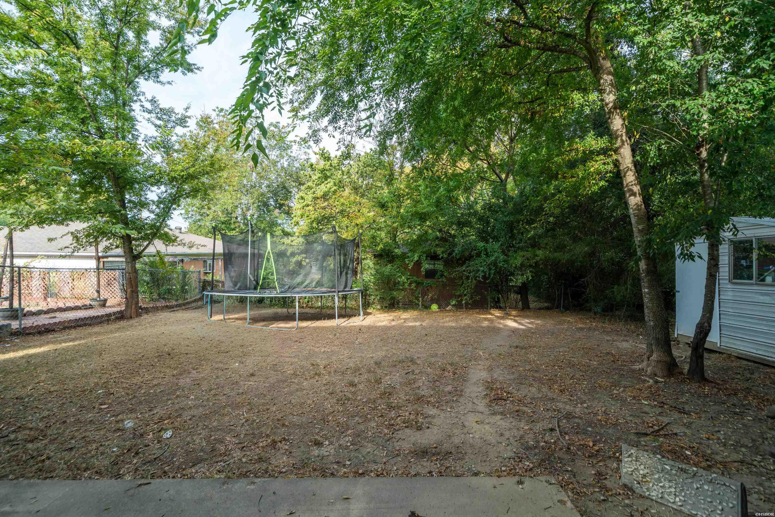 104 Clyde Property Photo 31