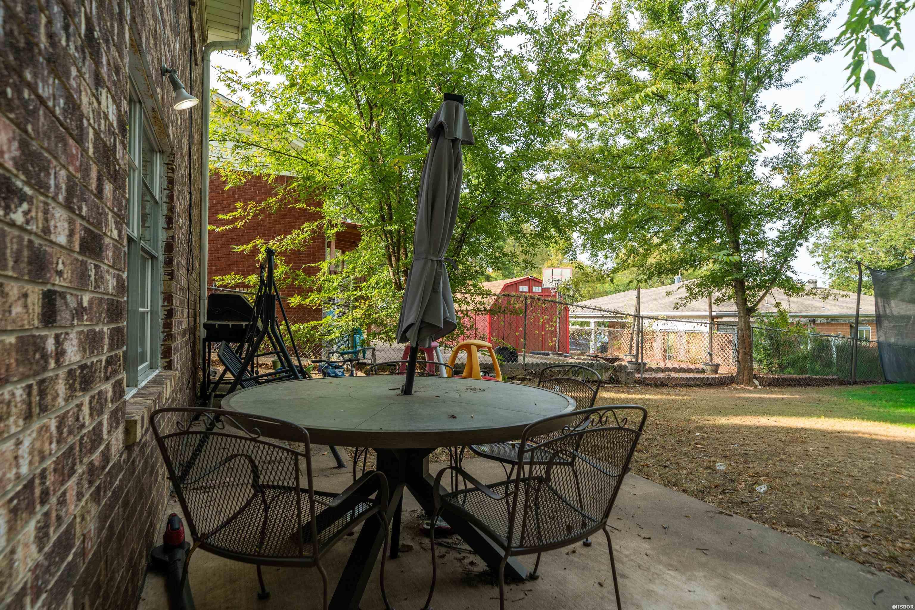 104 Clyde Property Photo 32