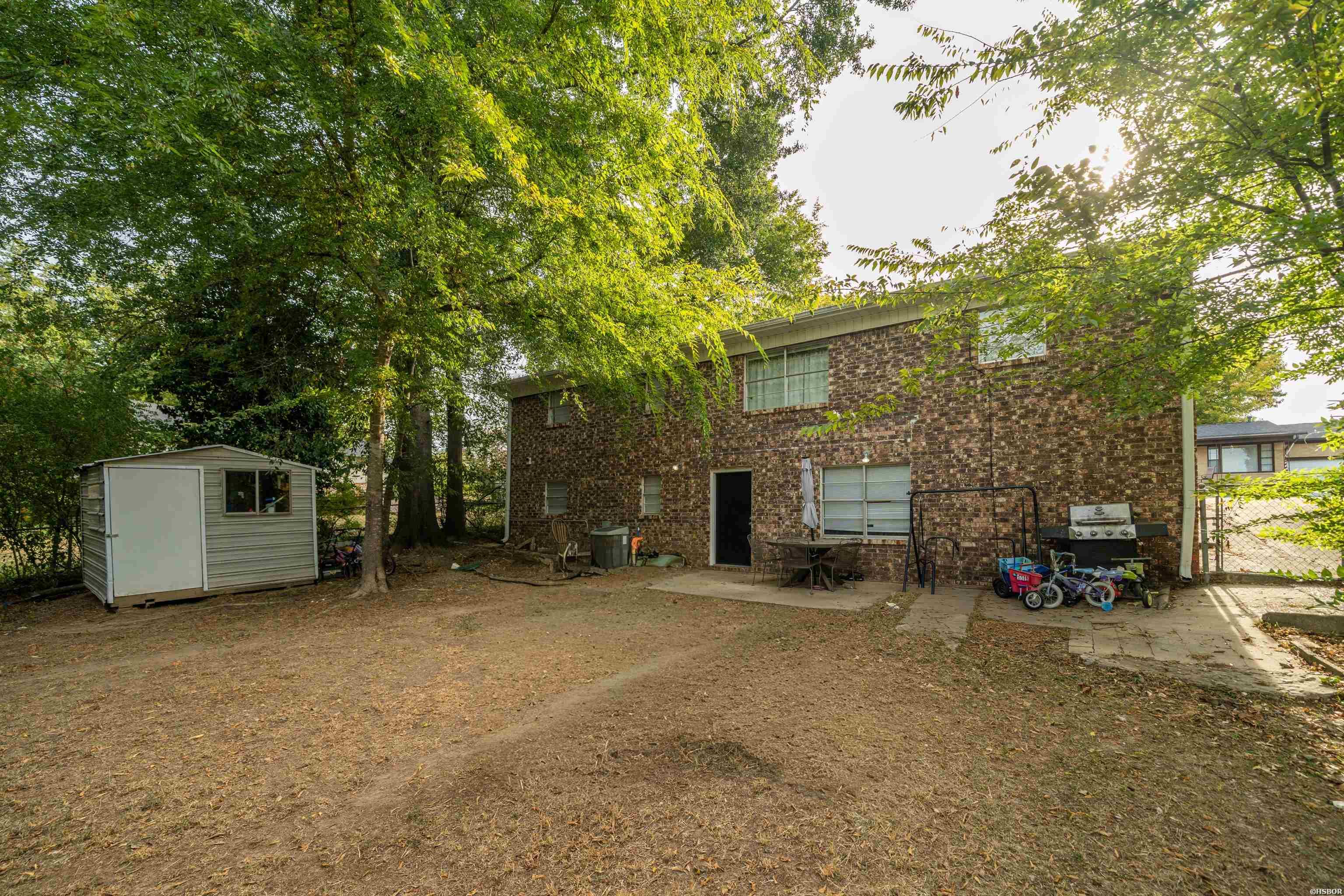 104 Clyde Property Photo 33