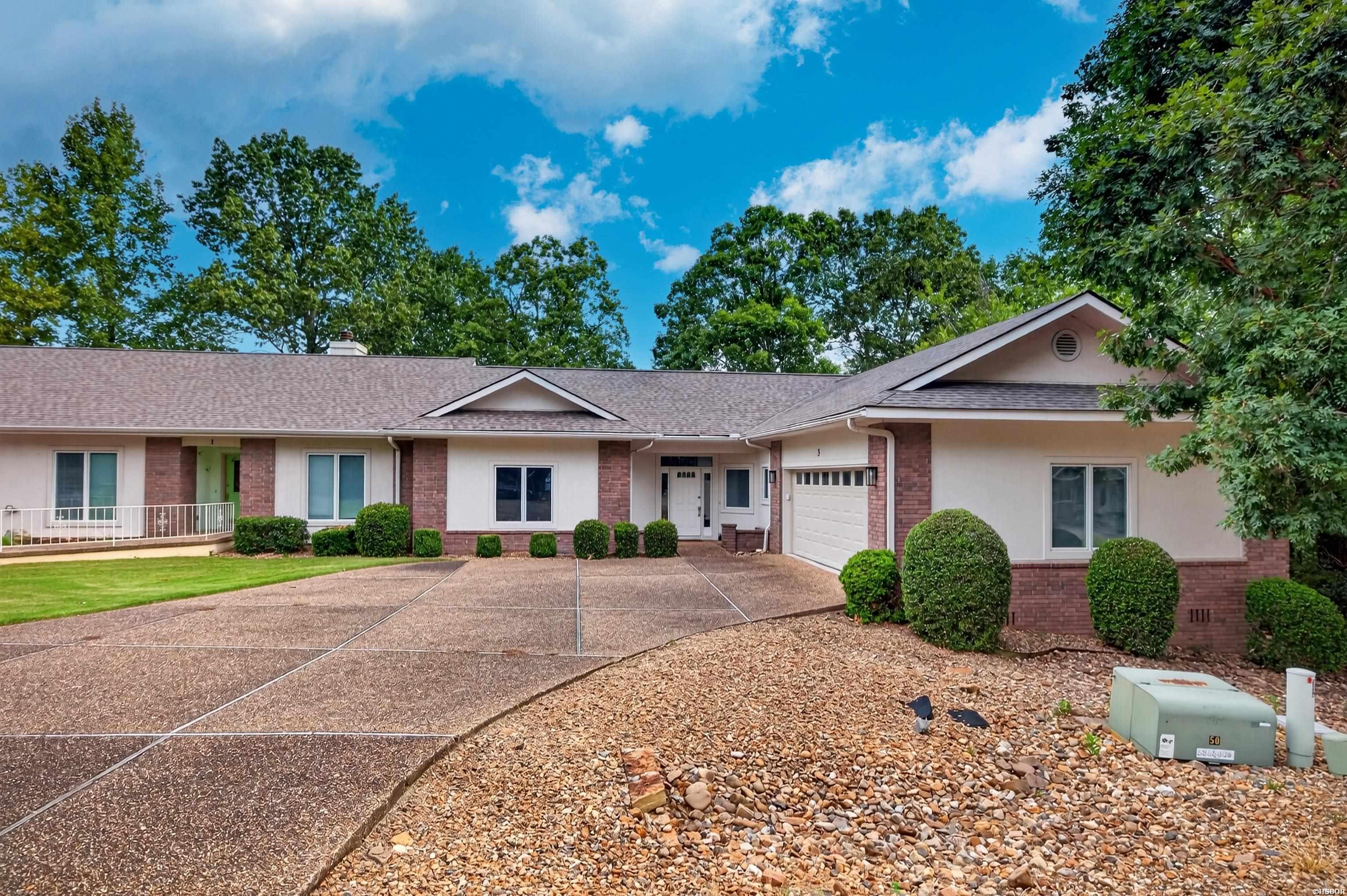 3 Magellan Circle Property Photo 2
