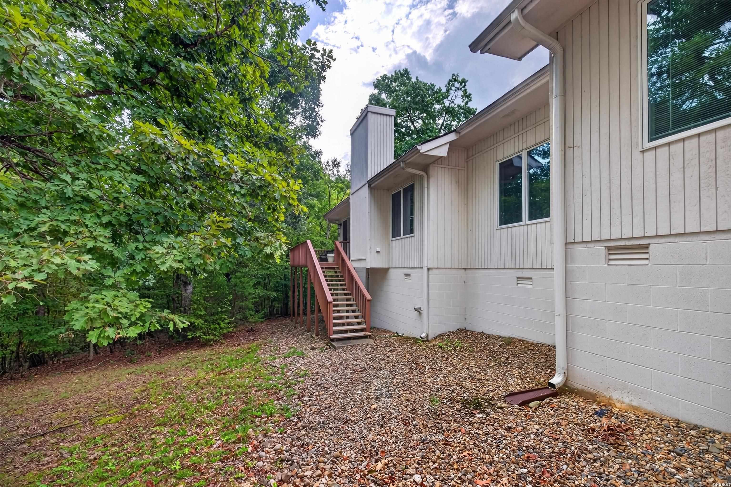 3 Magellan Circle Property Photo 6