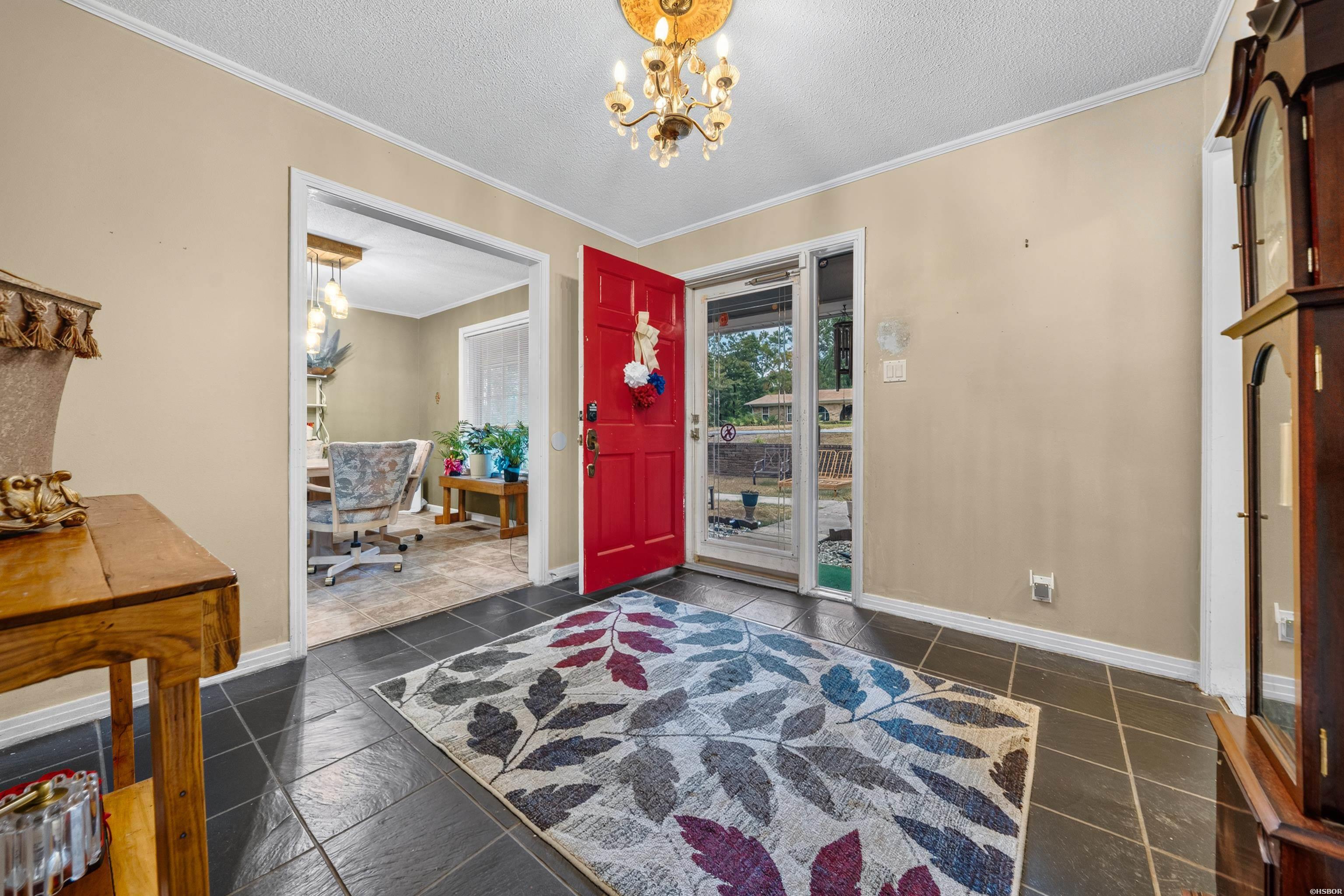 611 Ridgeview Property Photo 3