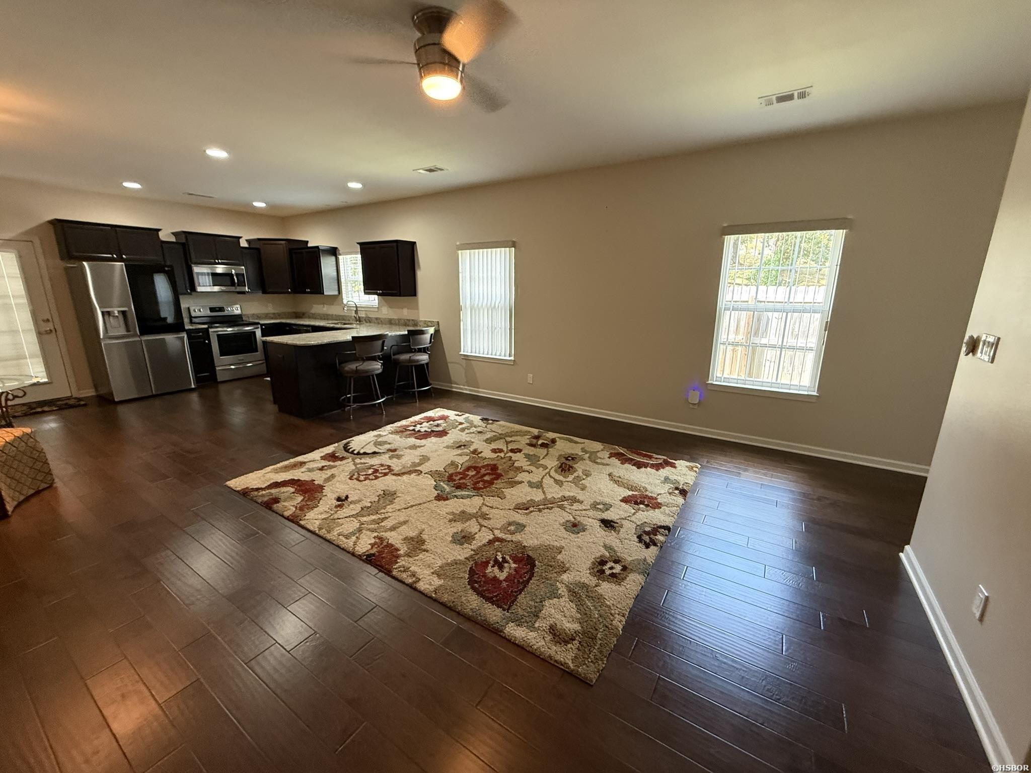 102 Sunflower Street Property Photo 3