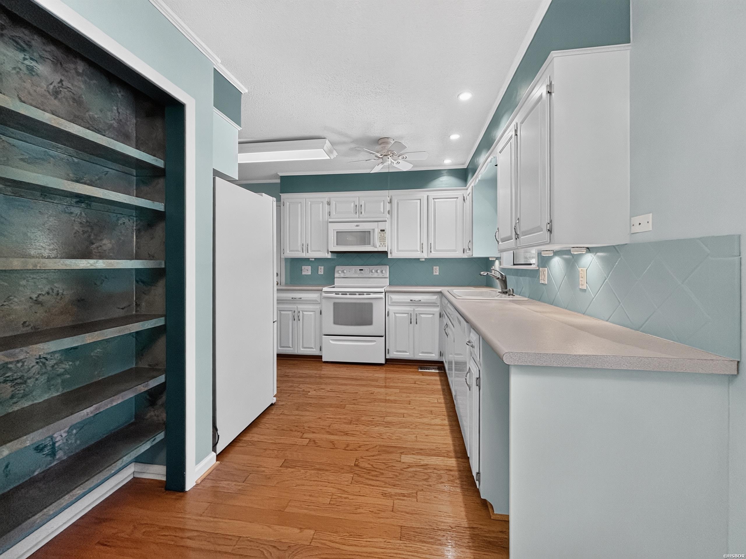 6 Badalona Lane Property Photo 11