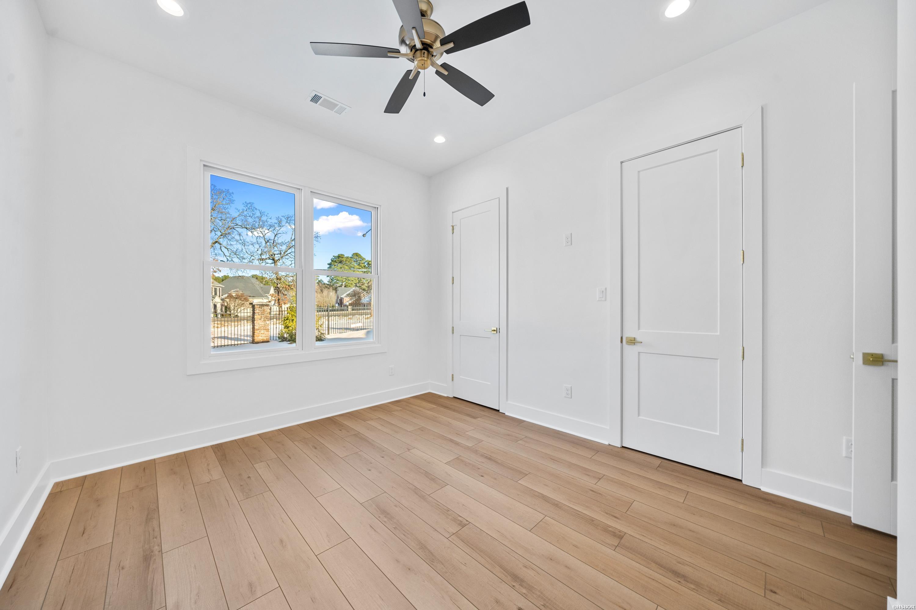 203 Arlington Park Property Photo 32