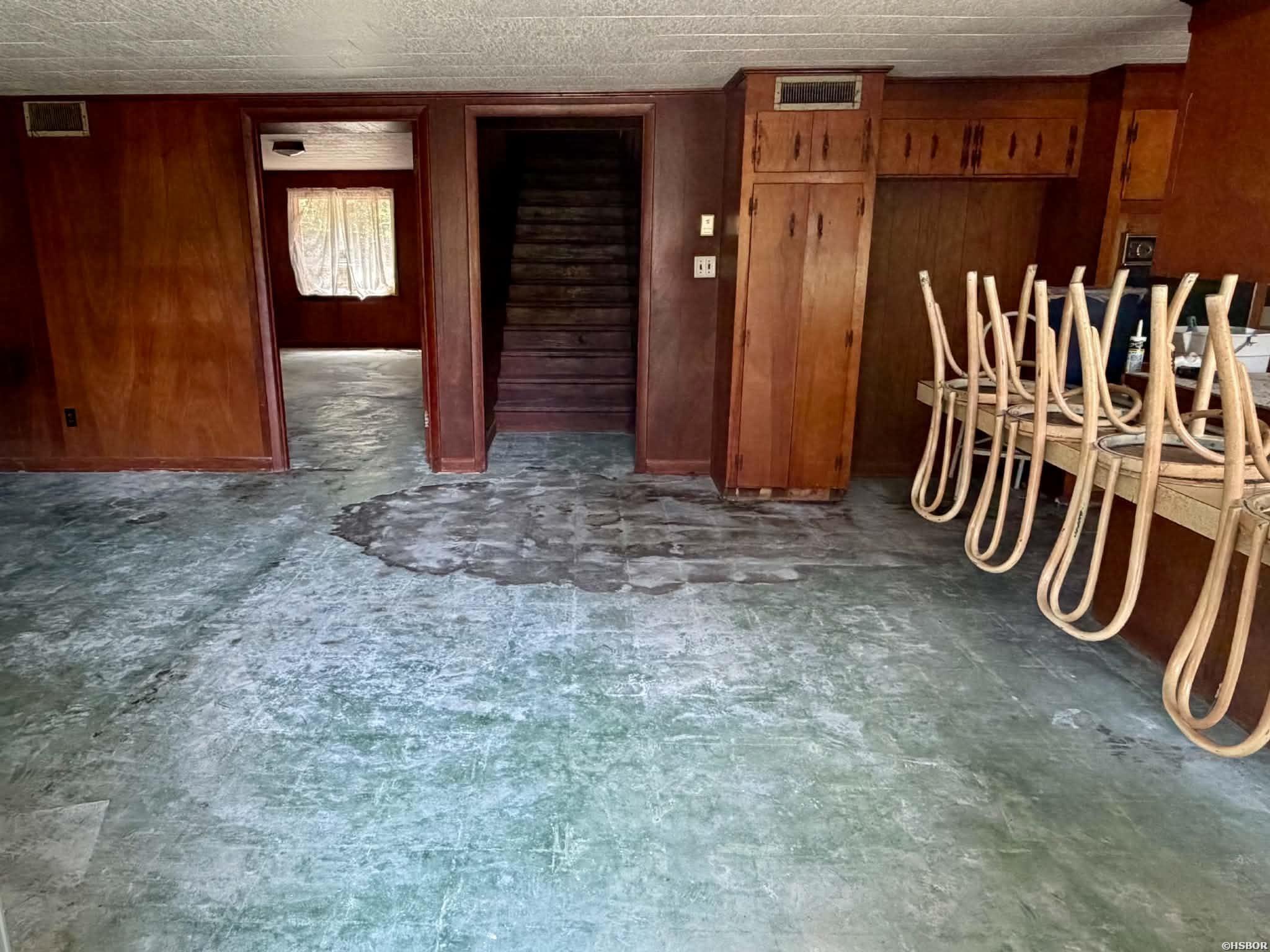 610 Randall Property Photo 10