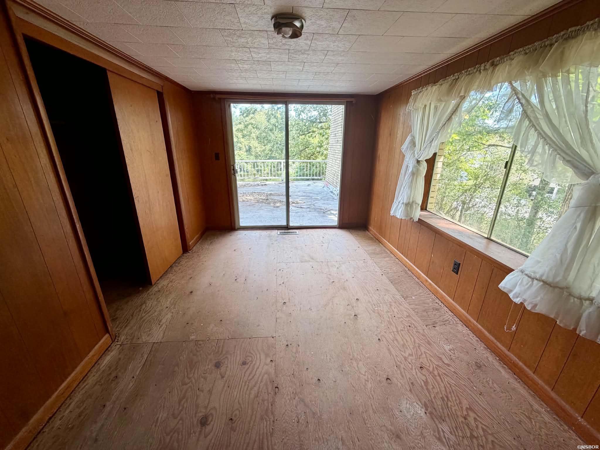 610 Randall Property Photo 15