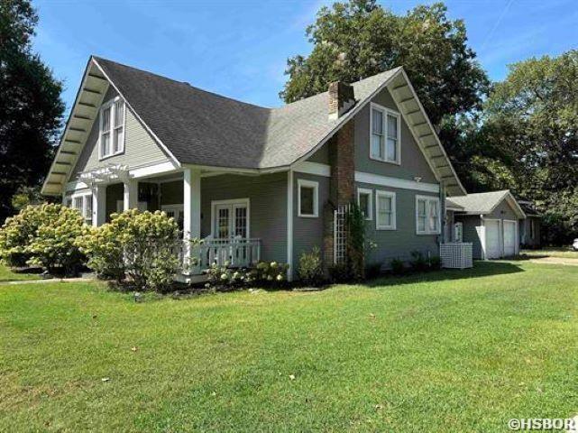 906 School Street Property Photo 1