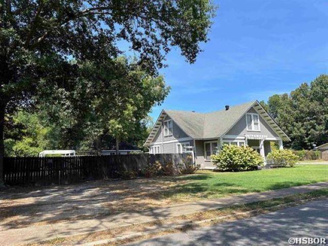 906 School Street Property Photo 39