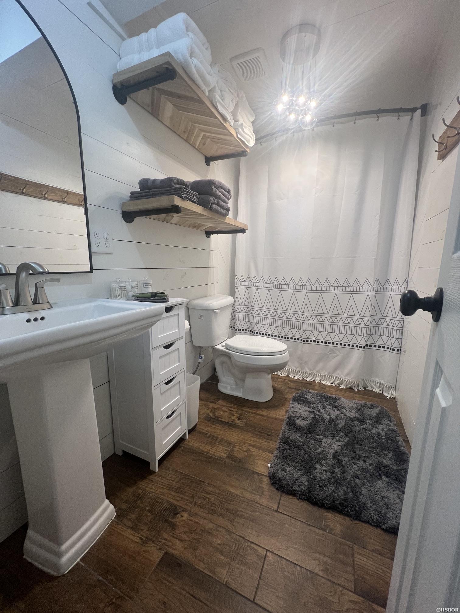 107 Sulphur Street Property Photo 2