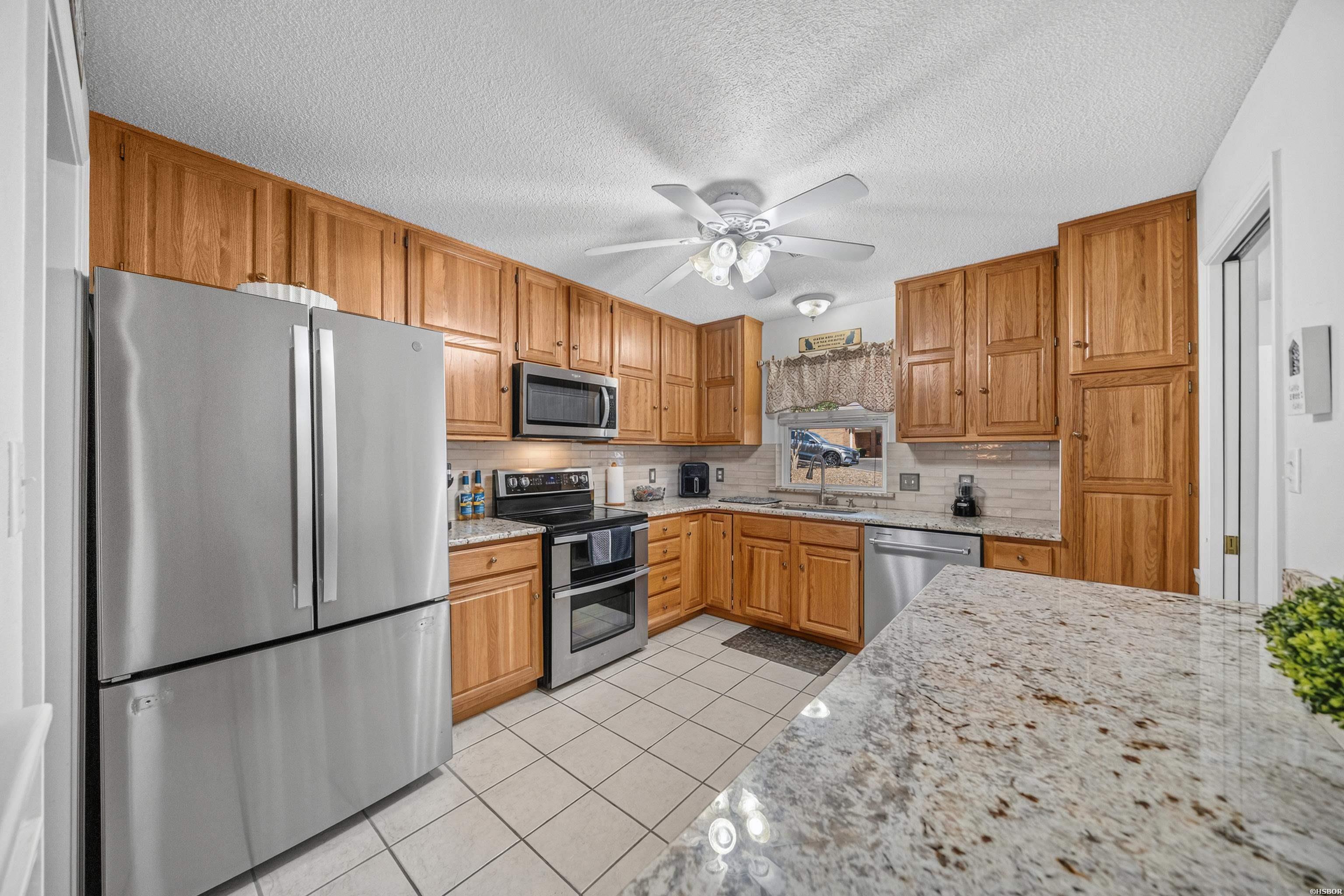 500 Pakis Street Property Photo 13