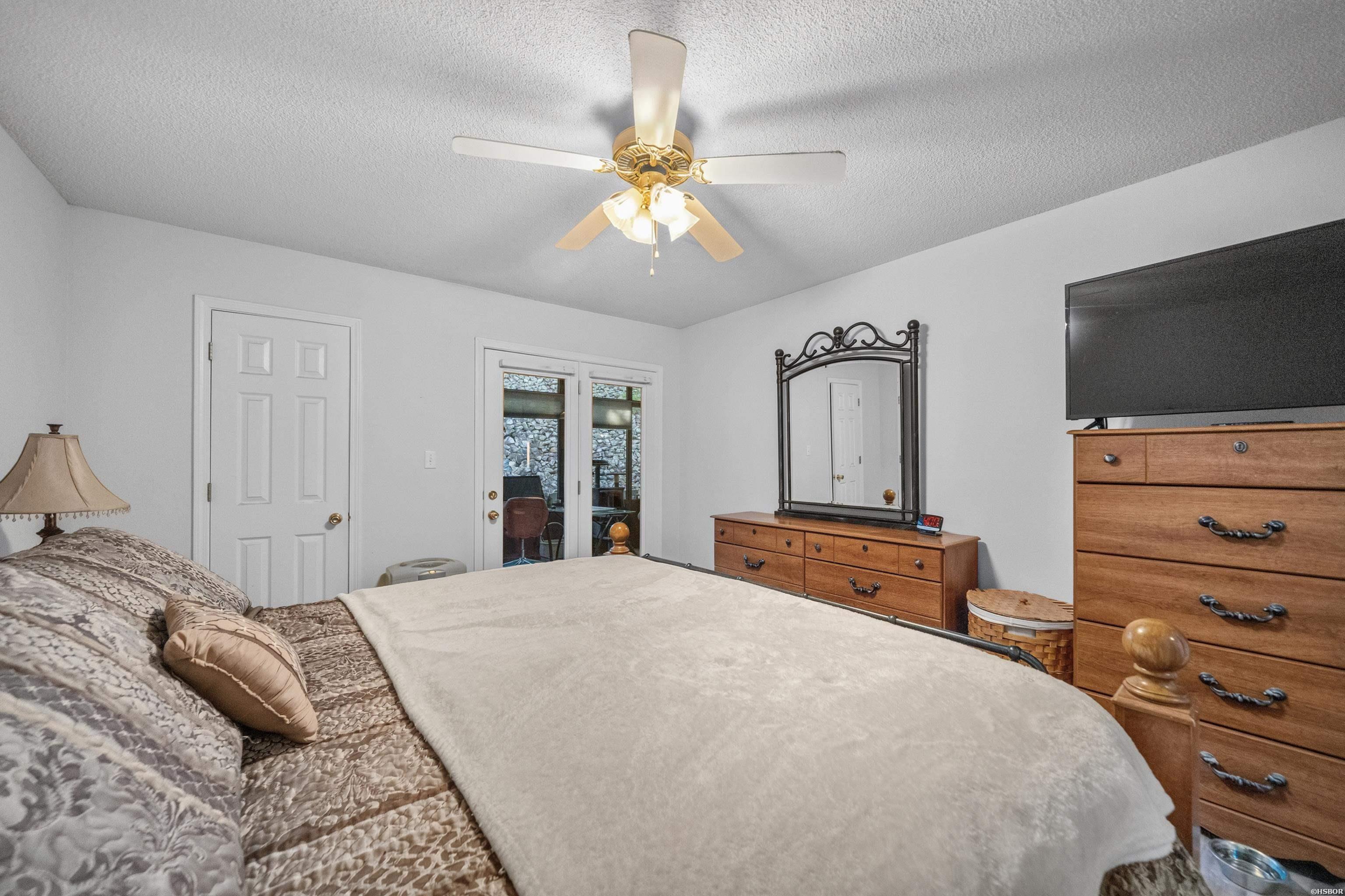 500 Pakis Street Property Photo 24