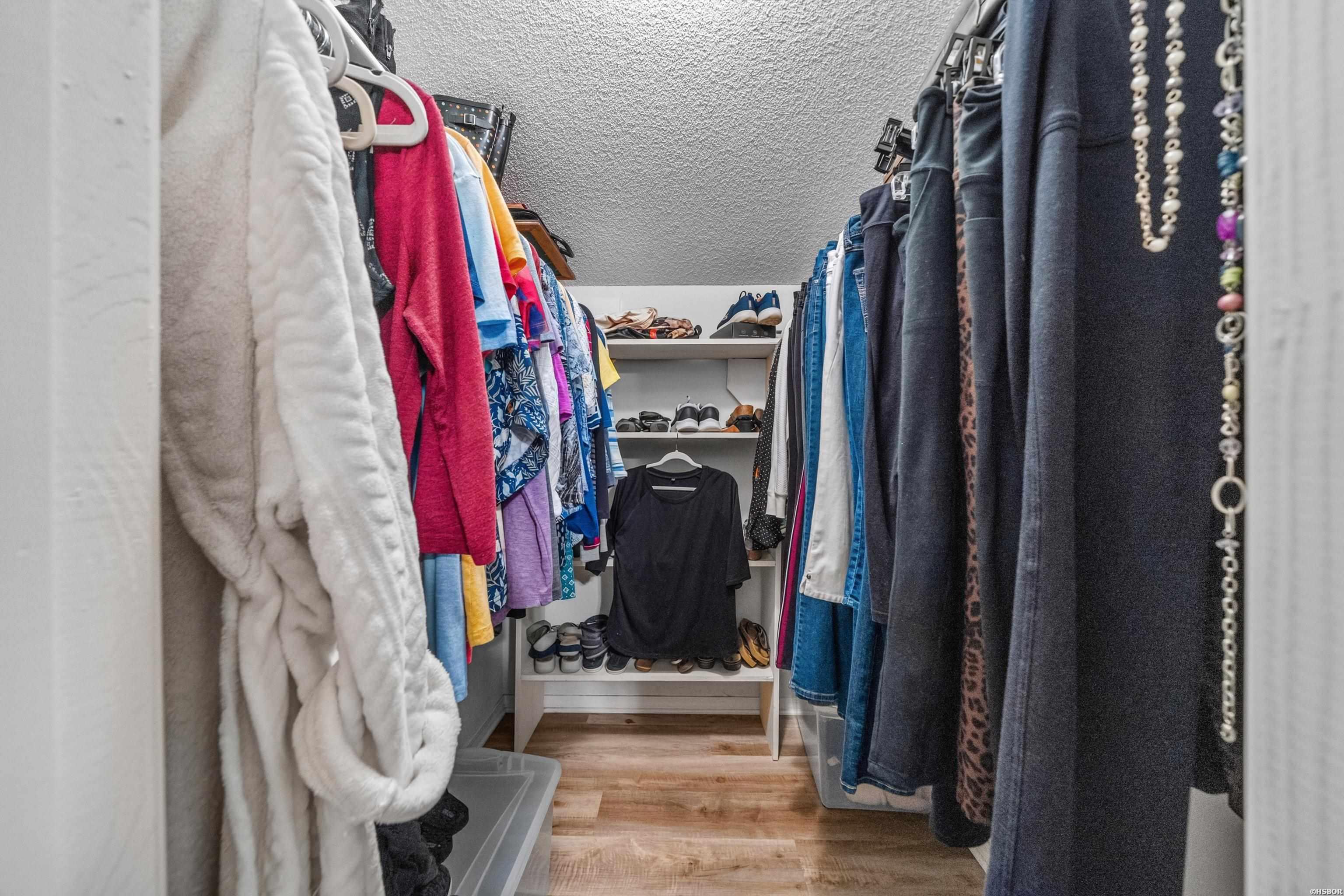 500 Pakis Street Property Photo 25