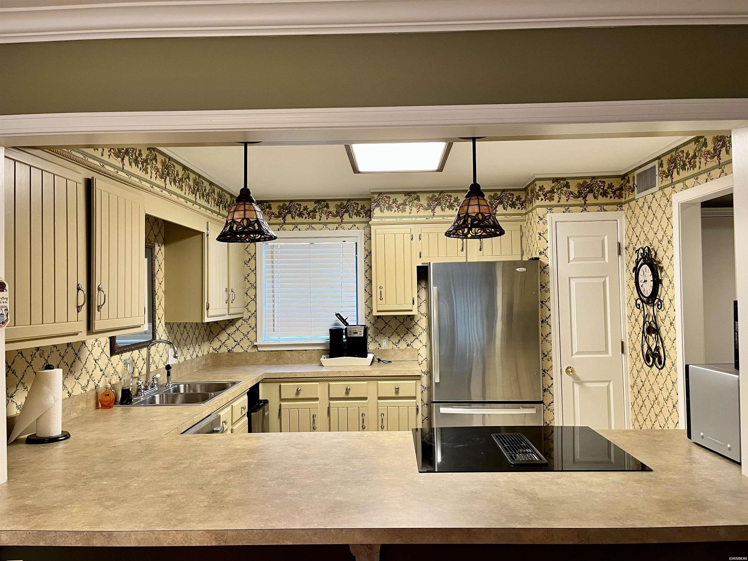 200 Pretti Point Property Photo 9