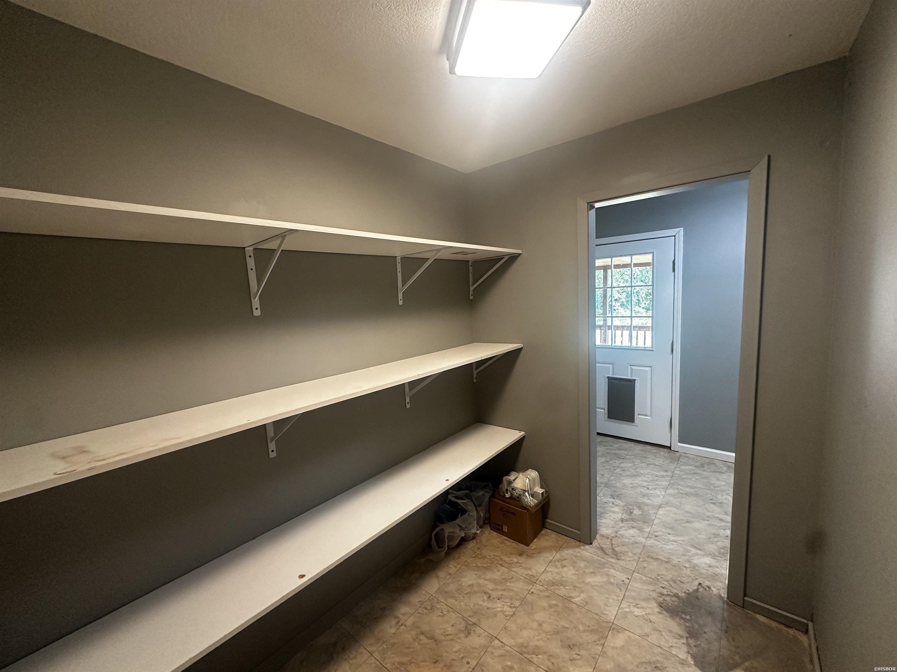 258 Dingler Road Property Photo 16