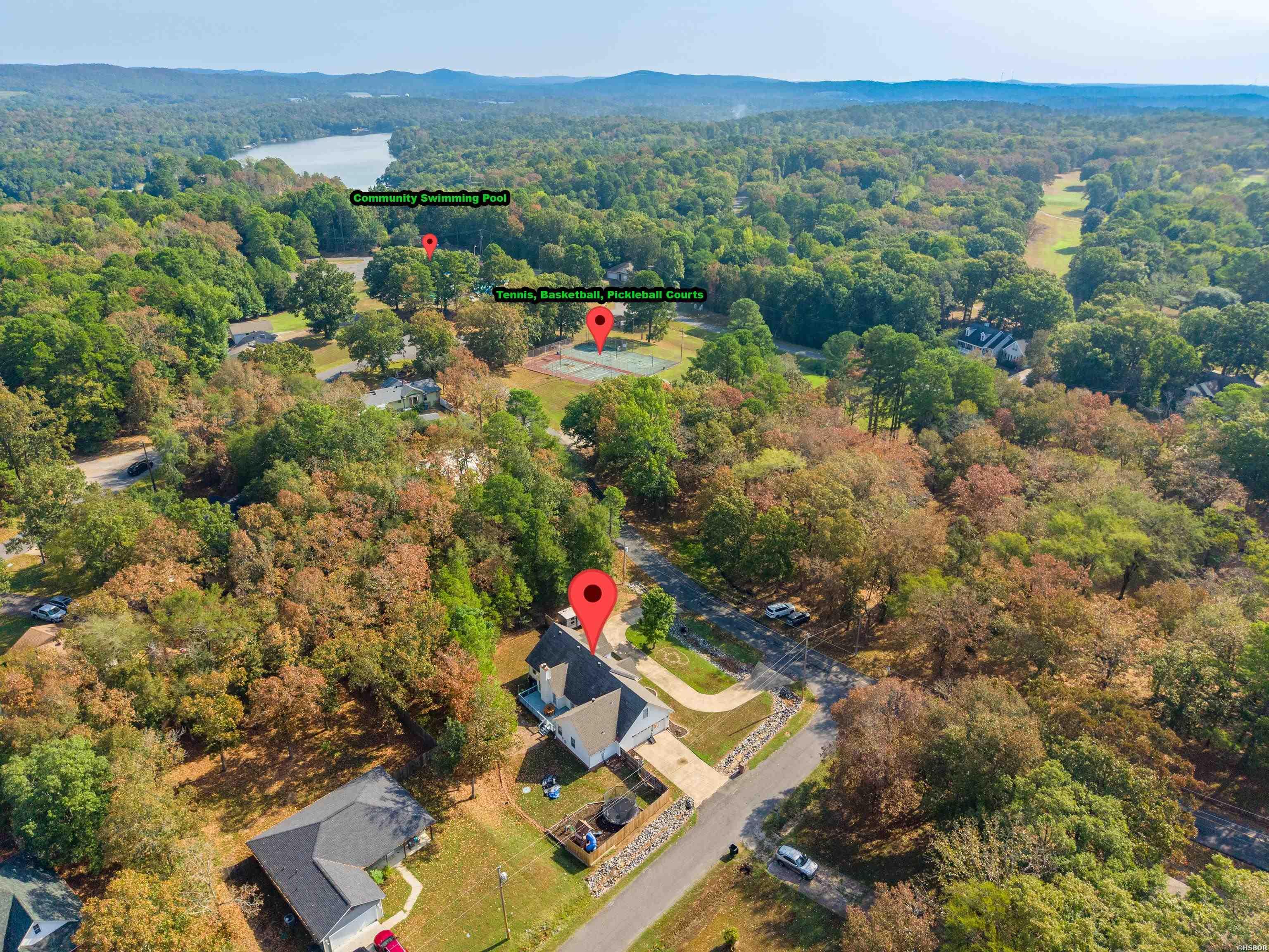 100 Stonebriar Drive Property Photo 2