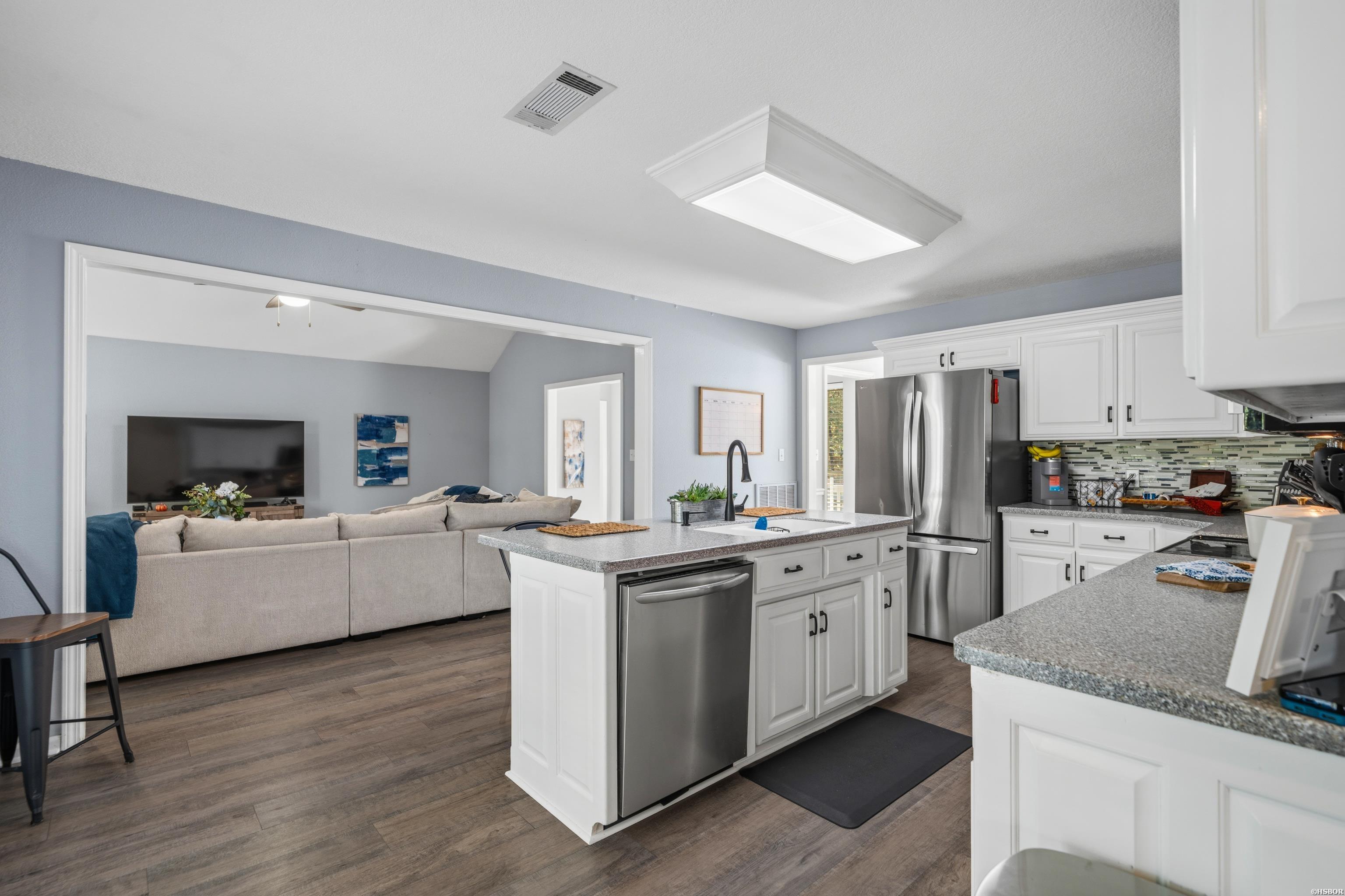 100 Stonebriar Drive Property Photo 14