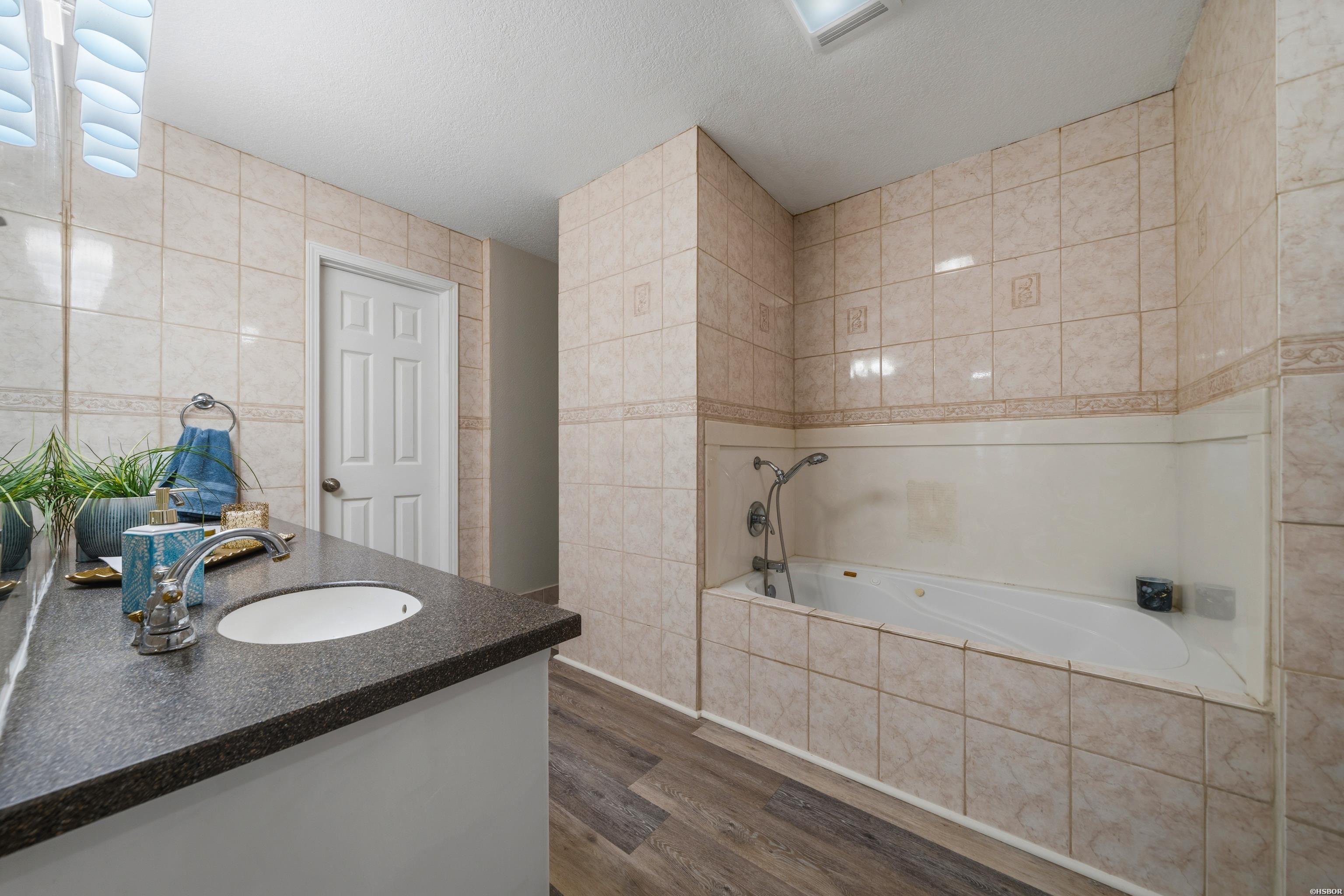 100 Stonebriar Drive Property Photo 21