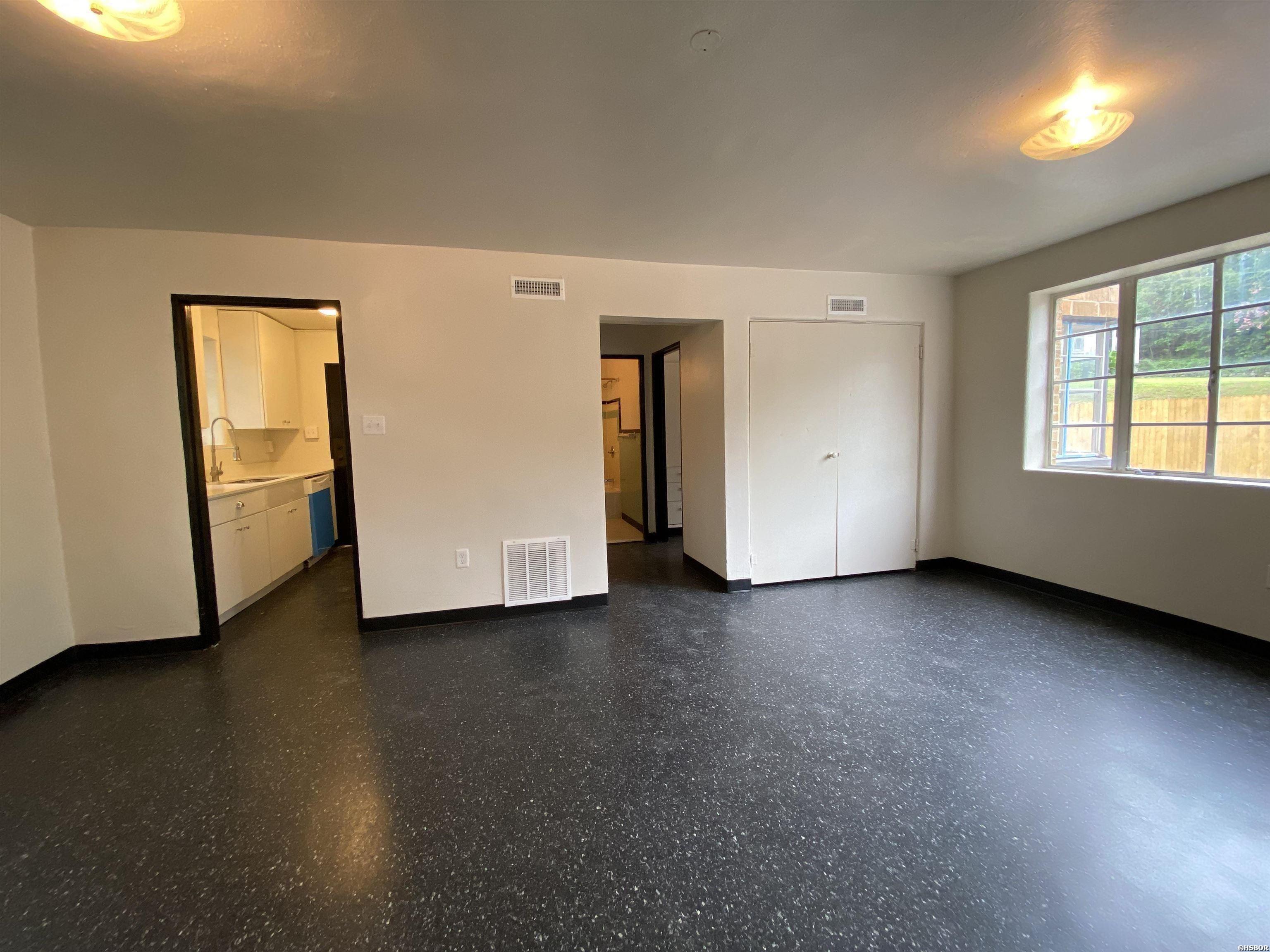 1007 Park Avenue Property Photo 13