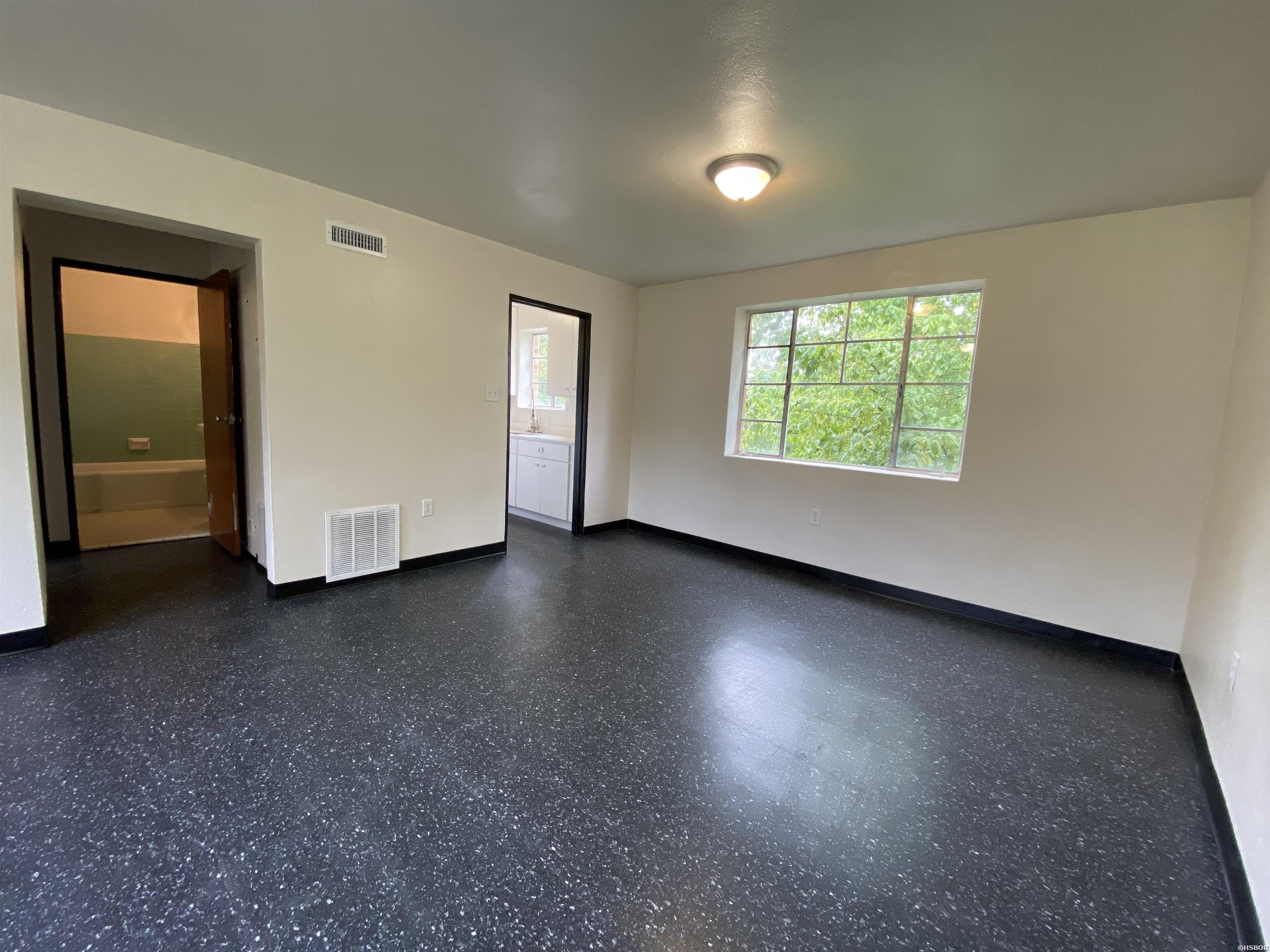 1007 Park Avenue Property Photo 23