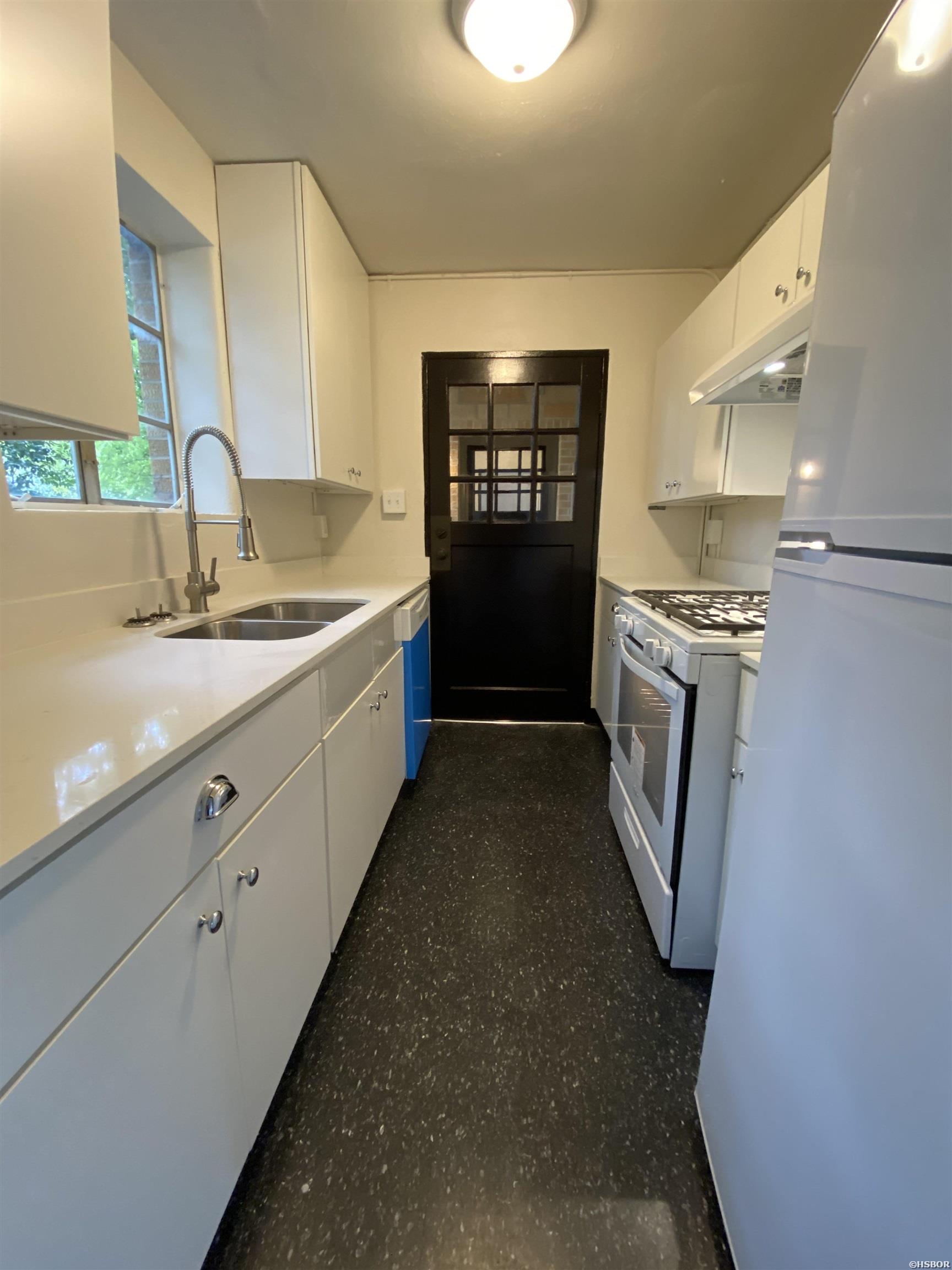 1007 Park Avenue Property Photo 27