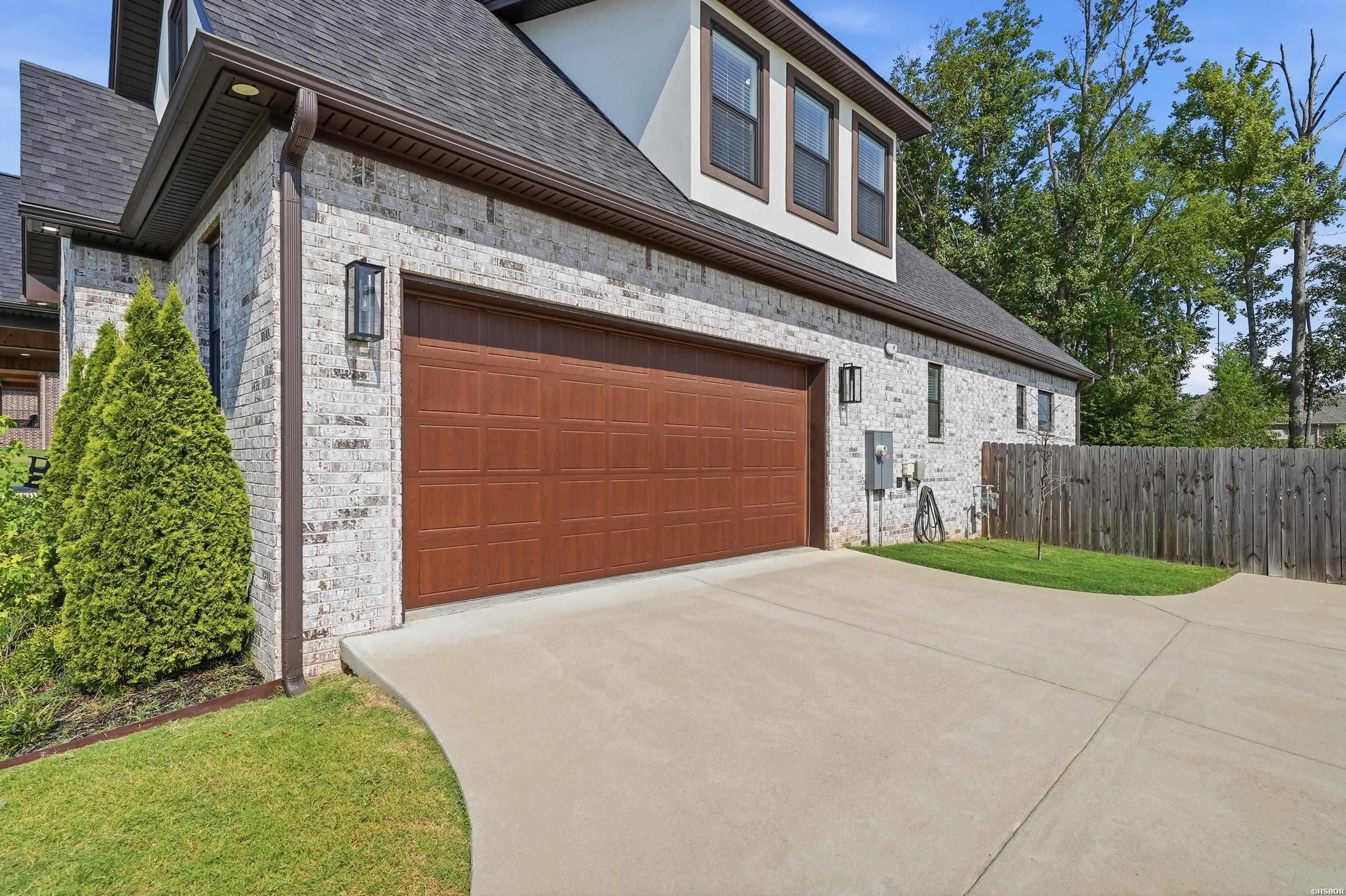 365 Oak Tree Ridge Property Photo 8